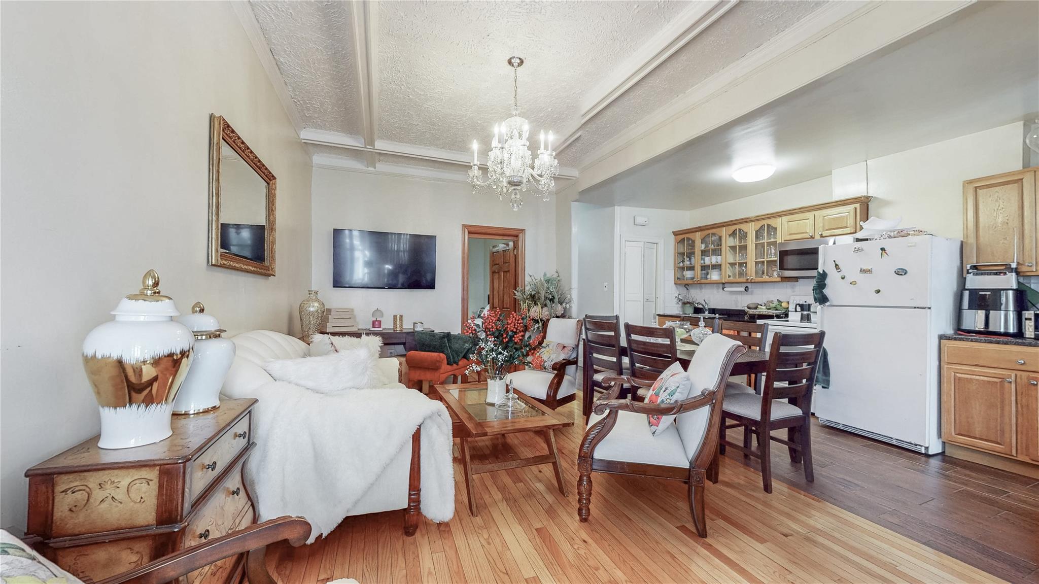 #7 photo, 479 Irving Avenue, Brooklyn , NY 11237