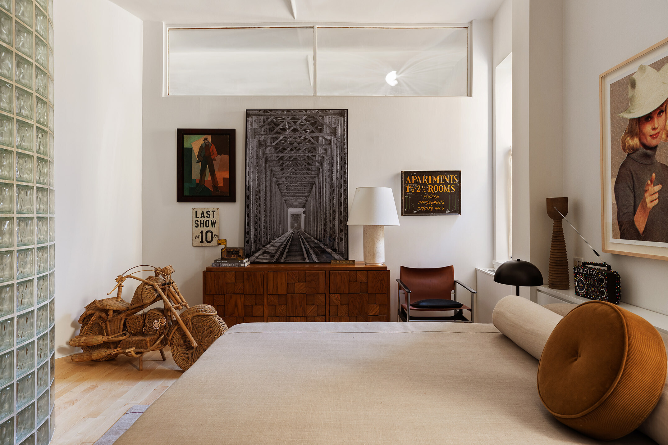 #16 photo, 4 W 16th Street, Flatiron , NY 10011