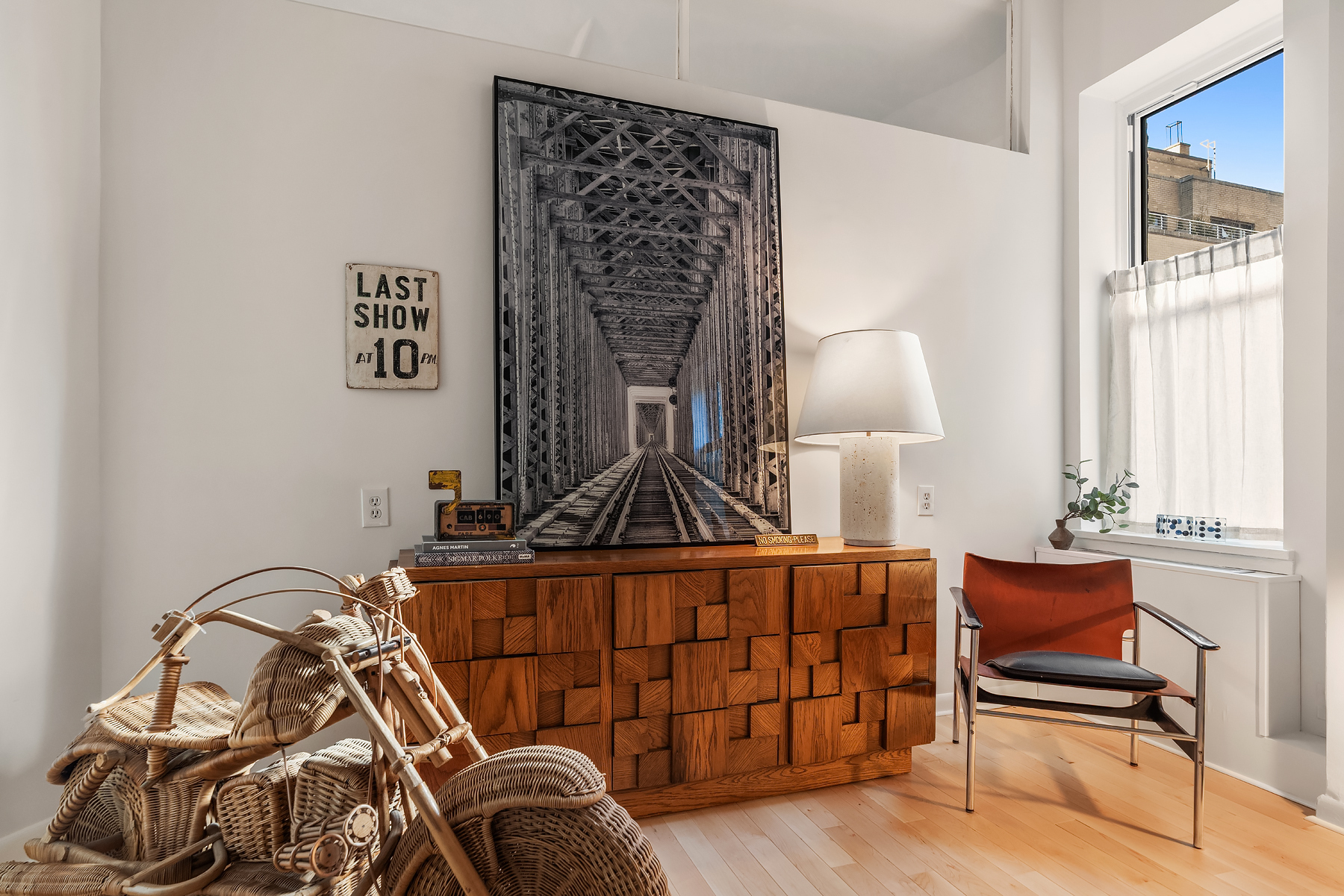 #20 photo, 4 W 16th Street, Flatiron , NY 10011