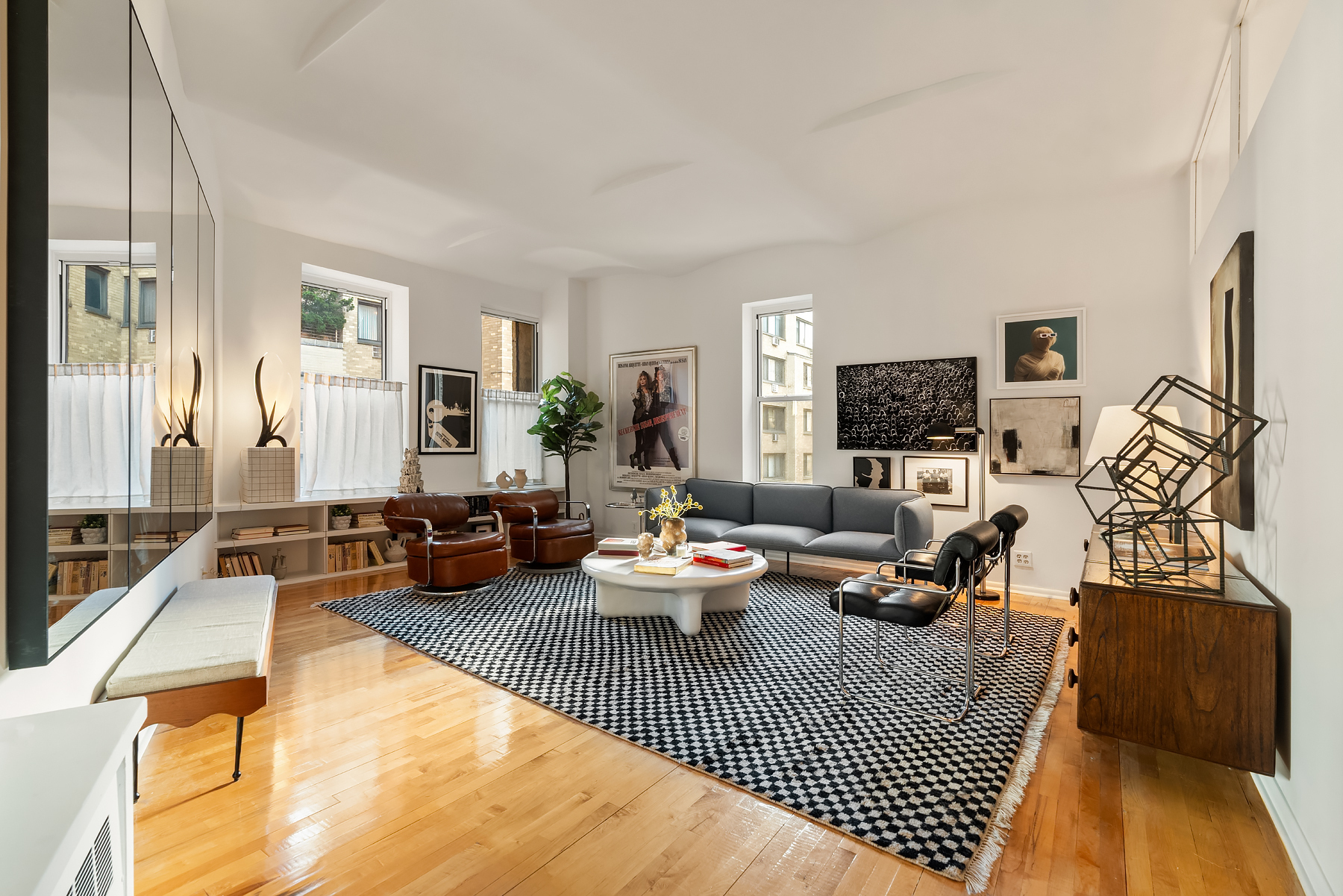 #7 photo, 4 W 16th Street, Flatiron , NY 10011