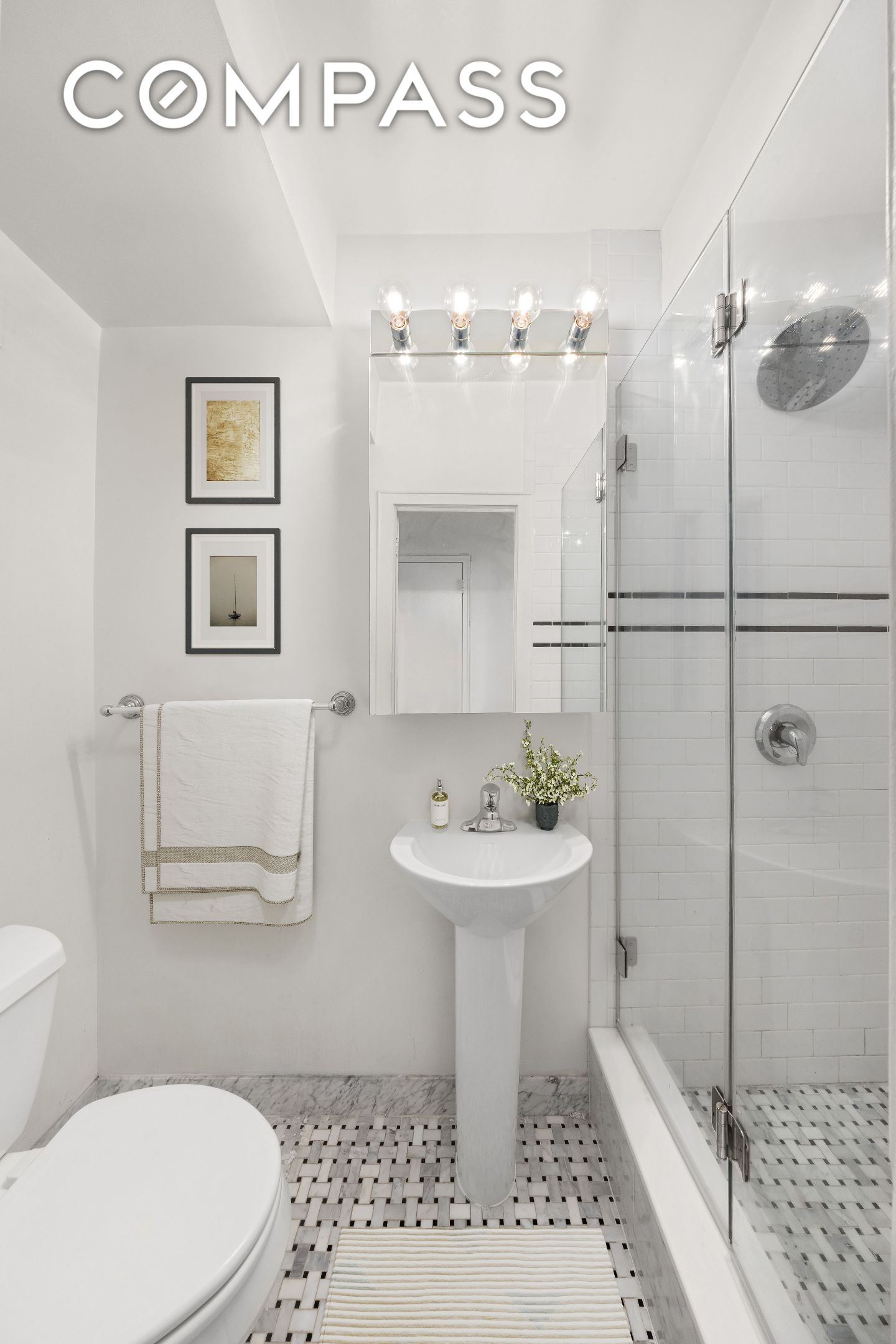 #9 photo, 63 E 9th Street, Greenwich Village , NY 10003