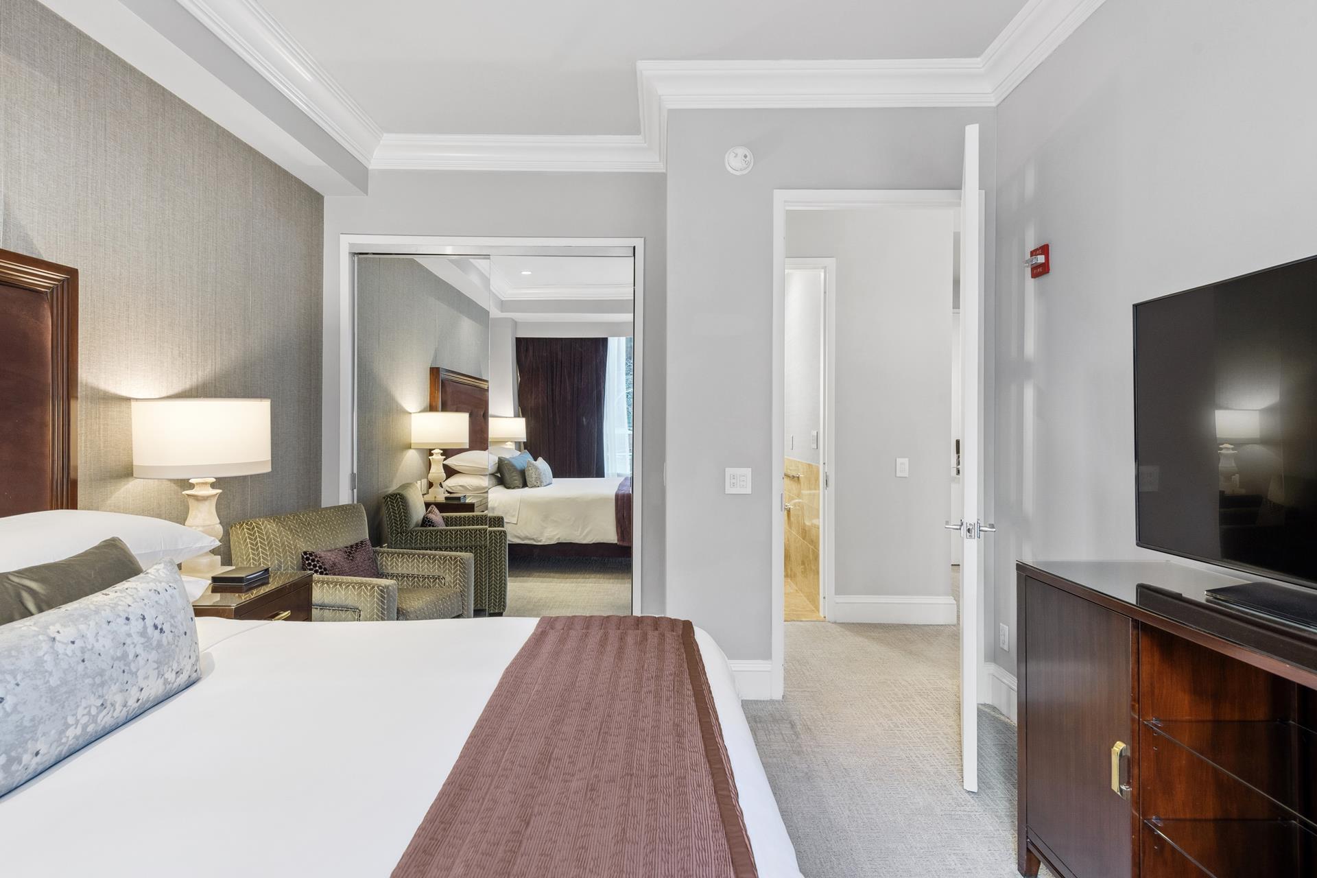 #8 photo, 1 CENTRAL Park W, マンハッタン Lincoln Square , NY 10023