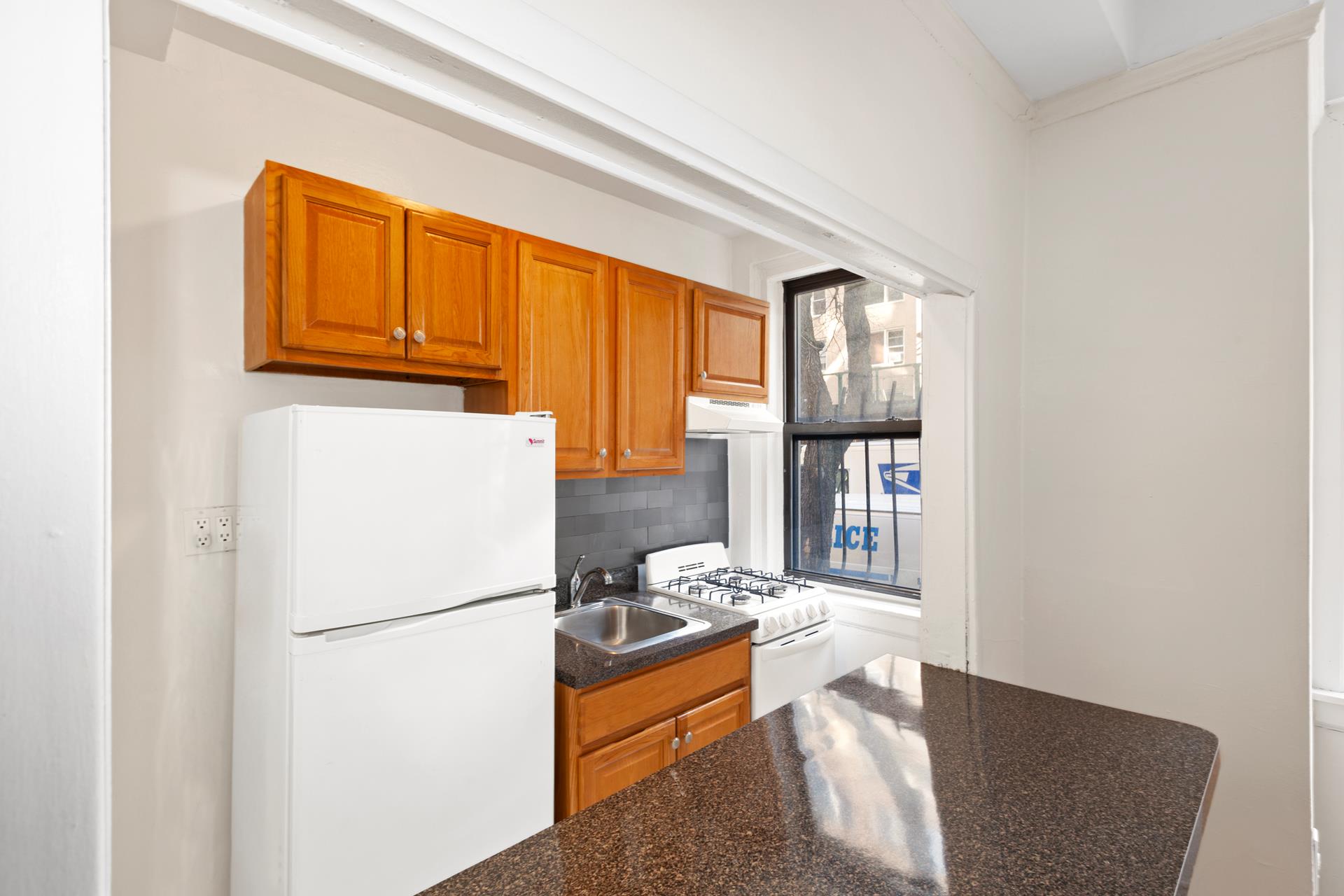 #2 photo, 237 E 20TH Street, Gramercy Park , NY 10003