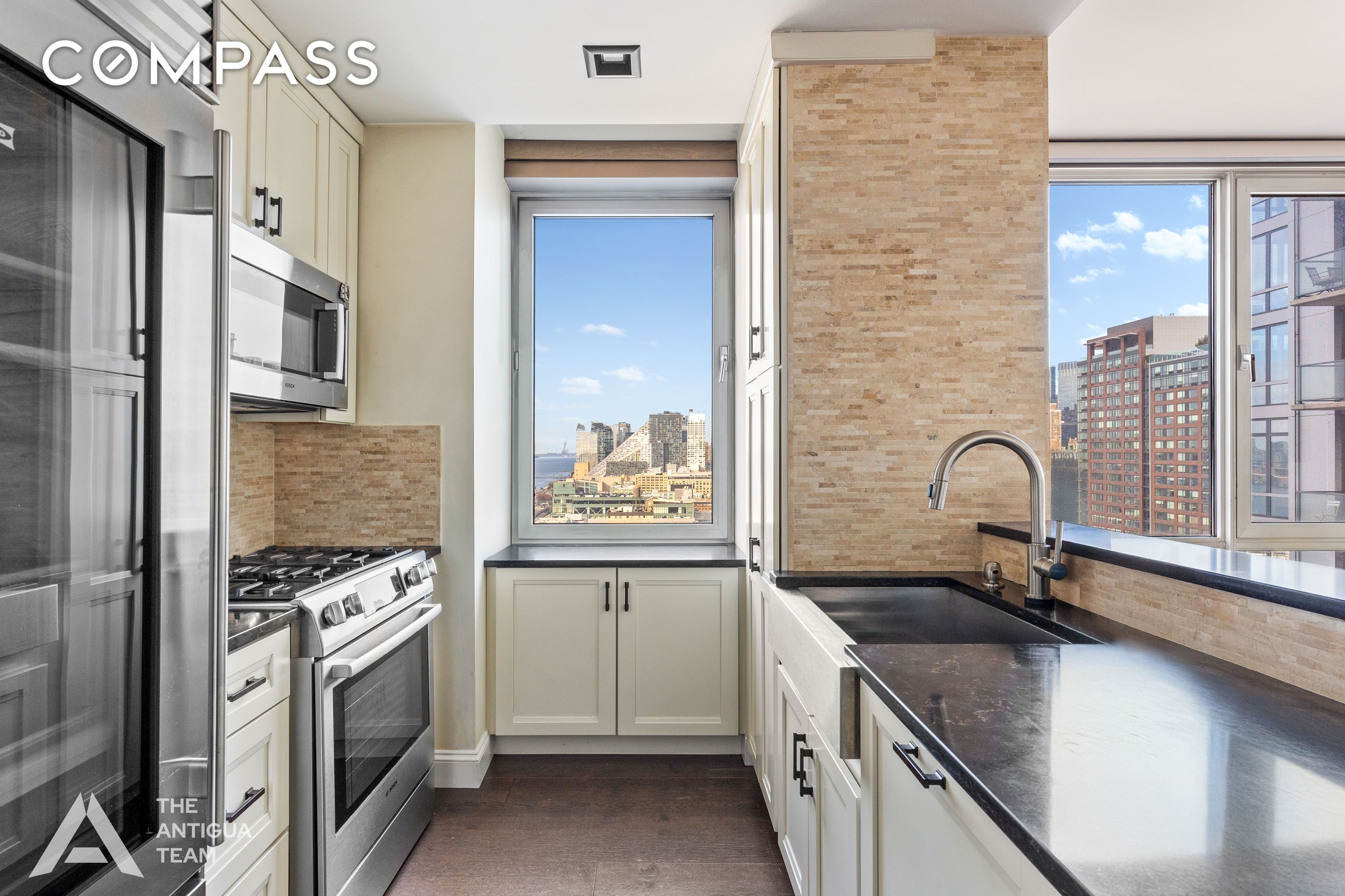 #4 photo, 635 W 42nd Street, マンハッタン Hell's Kitchen , NY 10036