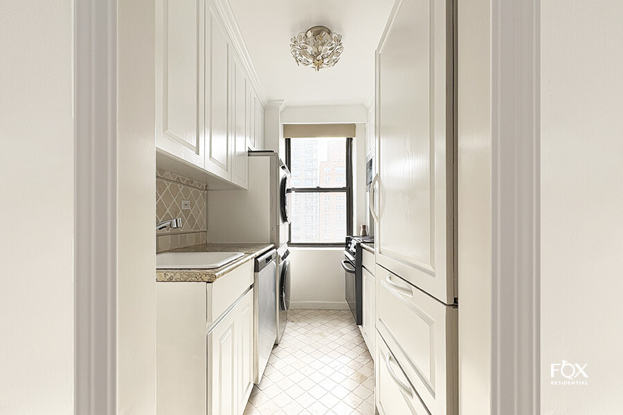 #3 photo, 235 E 73RD Street, Lenox Hill , NY 10021