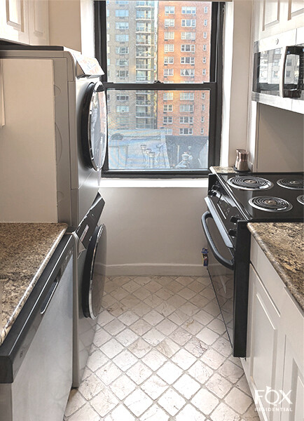 #4 photo, 235 E 73RD Street, Lenox Hill , NY 10021