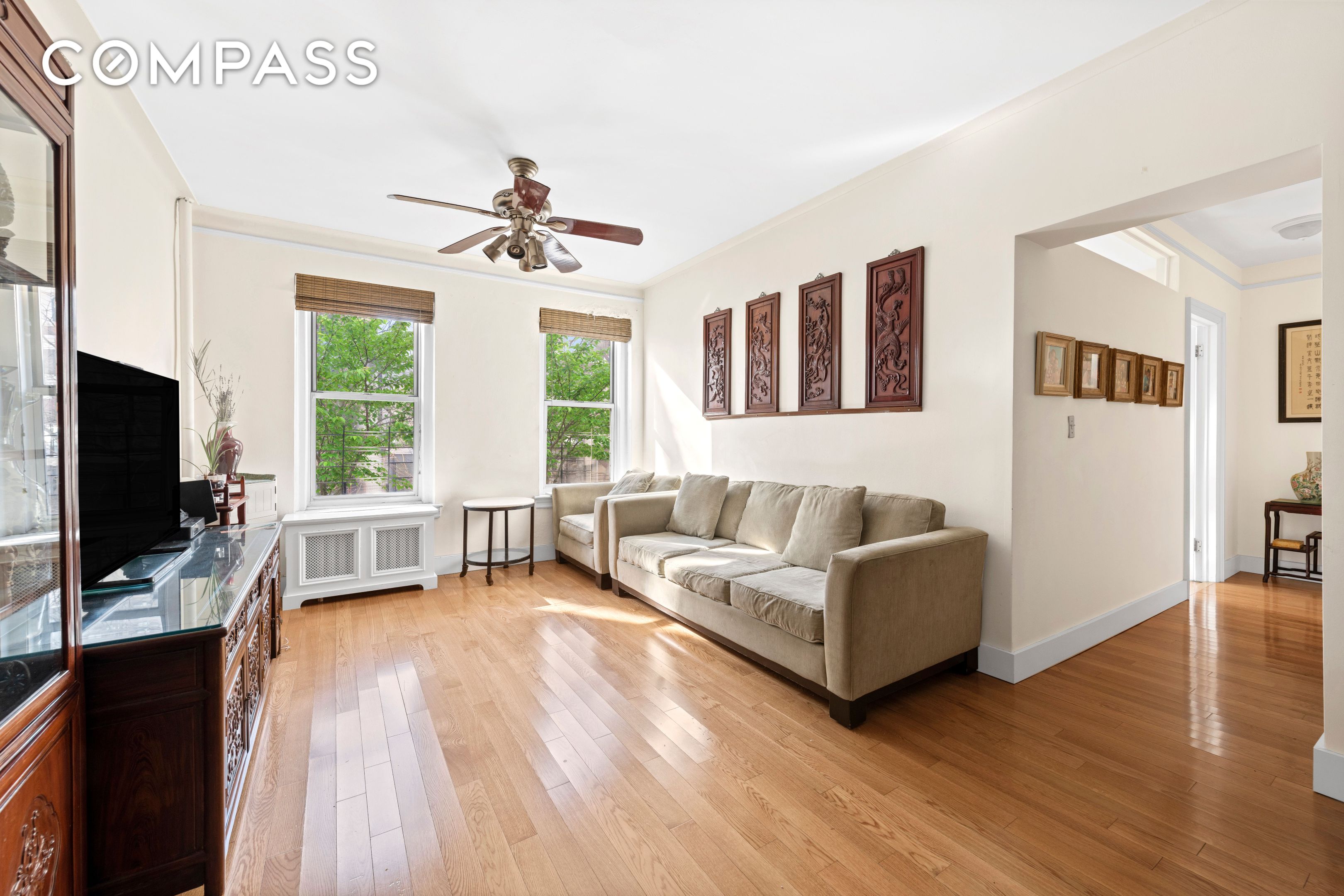 #3 photo, 320 E 83rd Street, マンハッタン Upper East Side , NY 10028