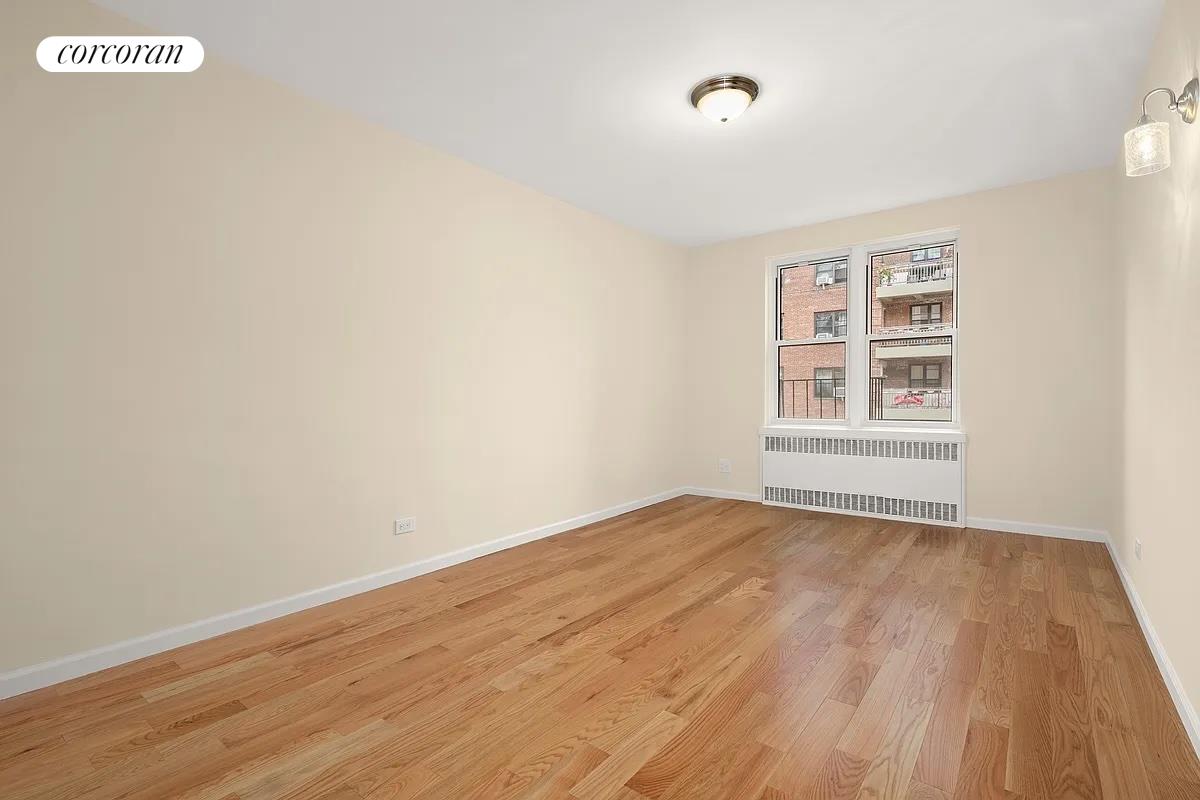 #10 photo, 104-20 68TH Drive, クイーンズ区 Forest Hills , NY 11375