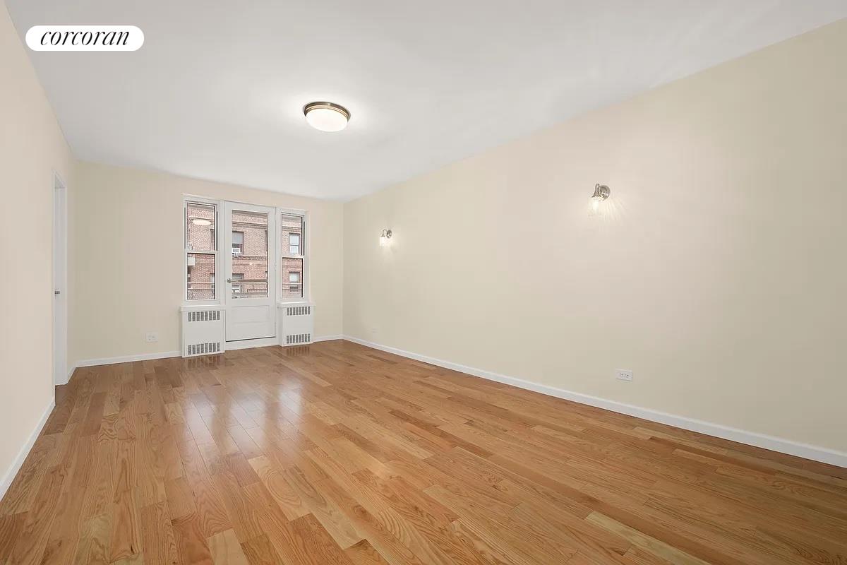 #9 photo, 104-20 68TH Drive, クイーンズ区 Forest Hills , NY 11375