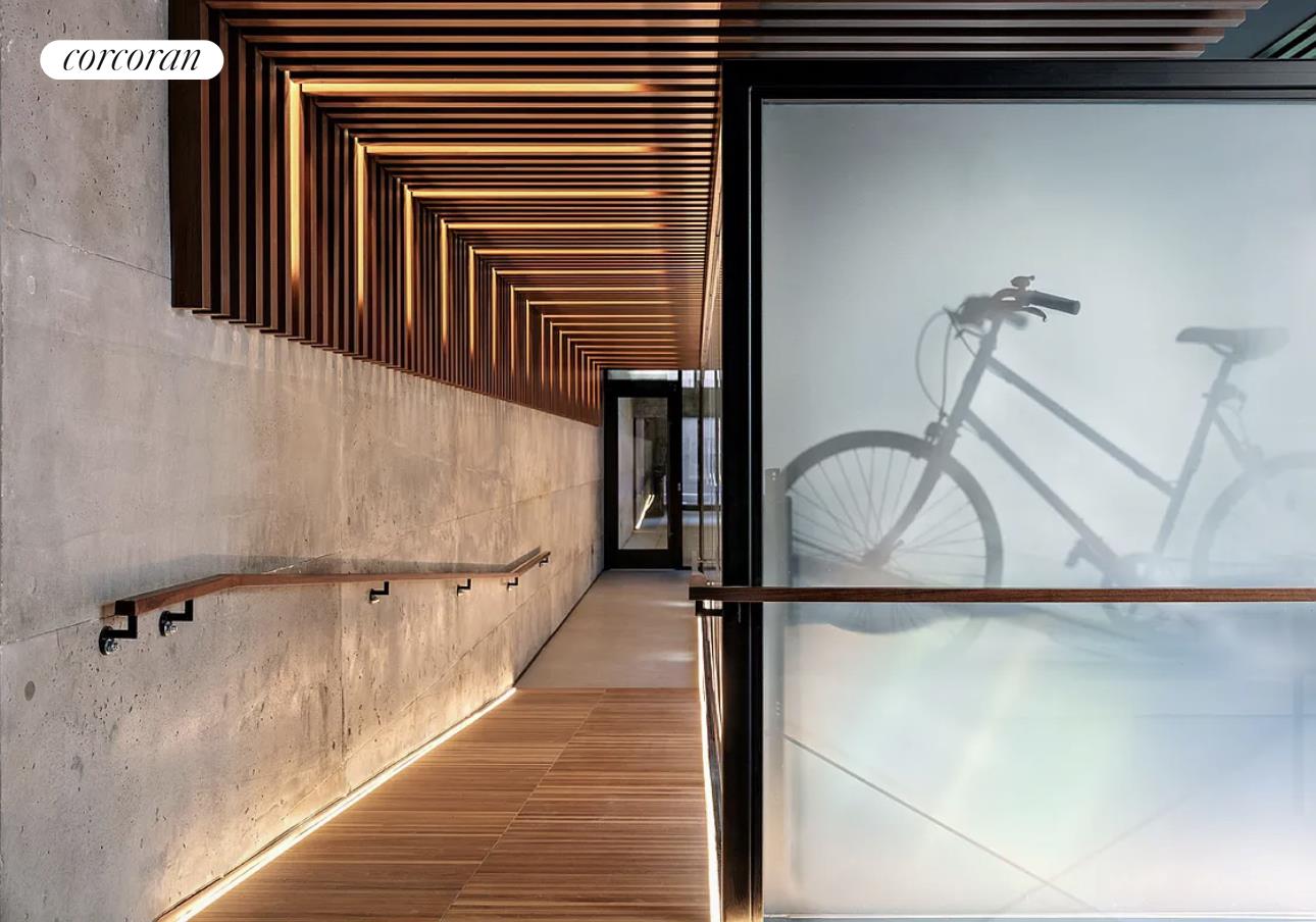 #10 photo, 505 W 43RD Street, マンハッタン Hells Kitchen , NY 10036