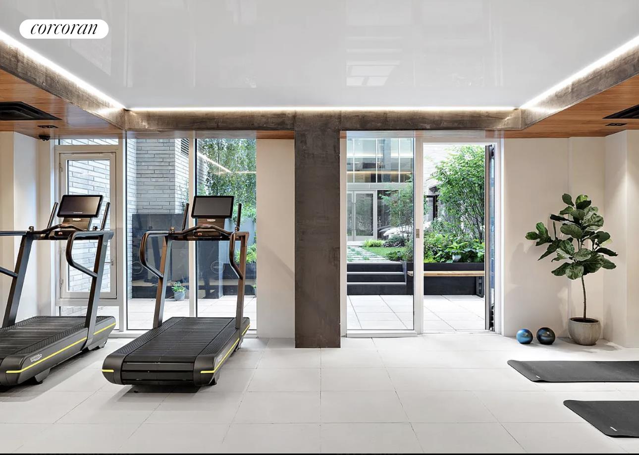 #12 photo, 505 W 43RD Street, マンハッタン Hells Kitchen , NY 10036