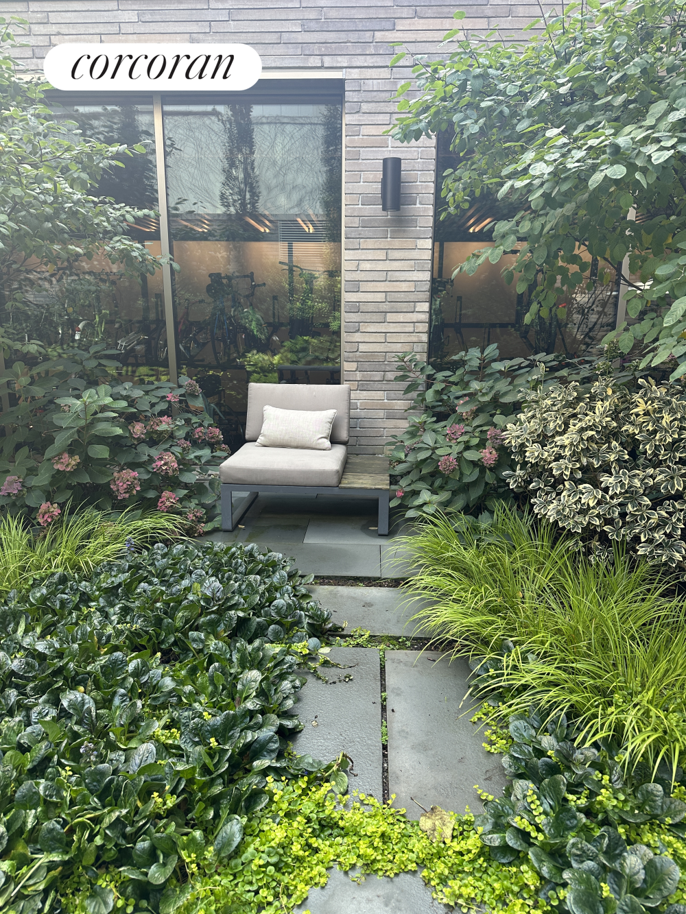 #17 photo, 505 W 43RD Street, マンハッタン Hells Kitchen , NY 10036