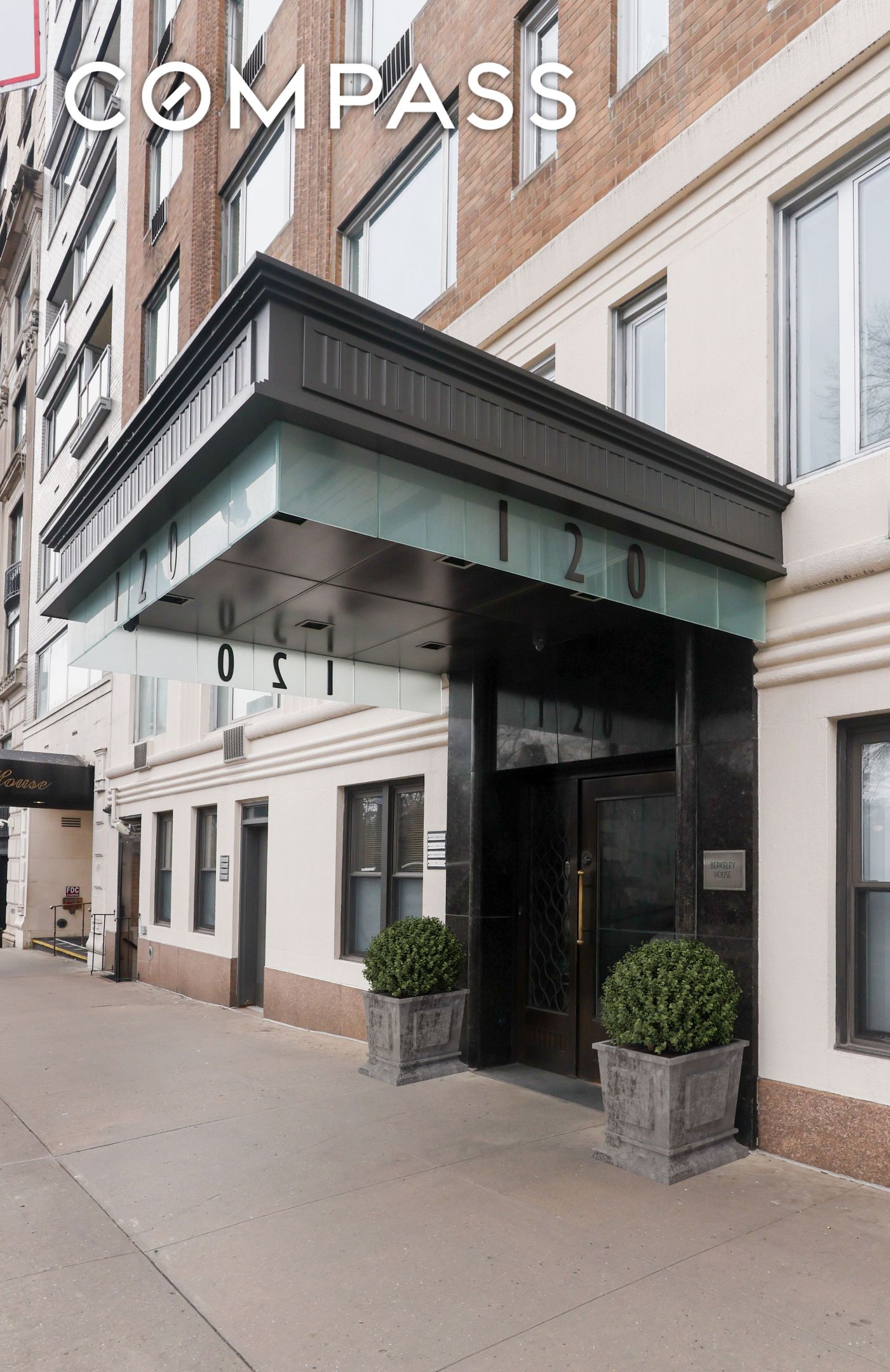 #13 photo, 120 Central Park S, マンハッタン Central Park South , NY 10019