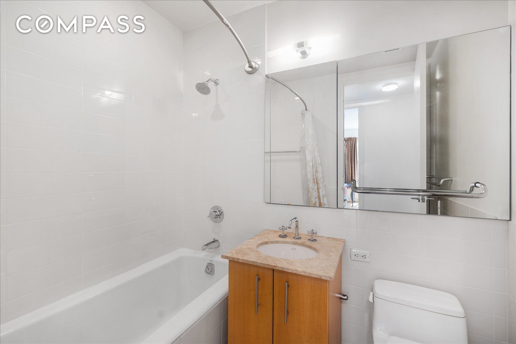 #8 photo, 545 W 110th Street, マンハッタン Morningside Heights , NY 10025