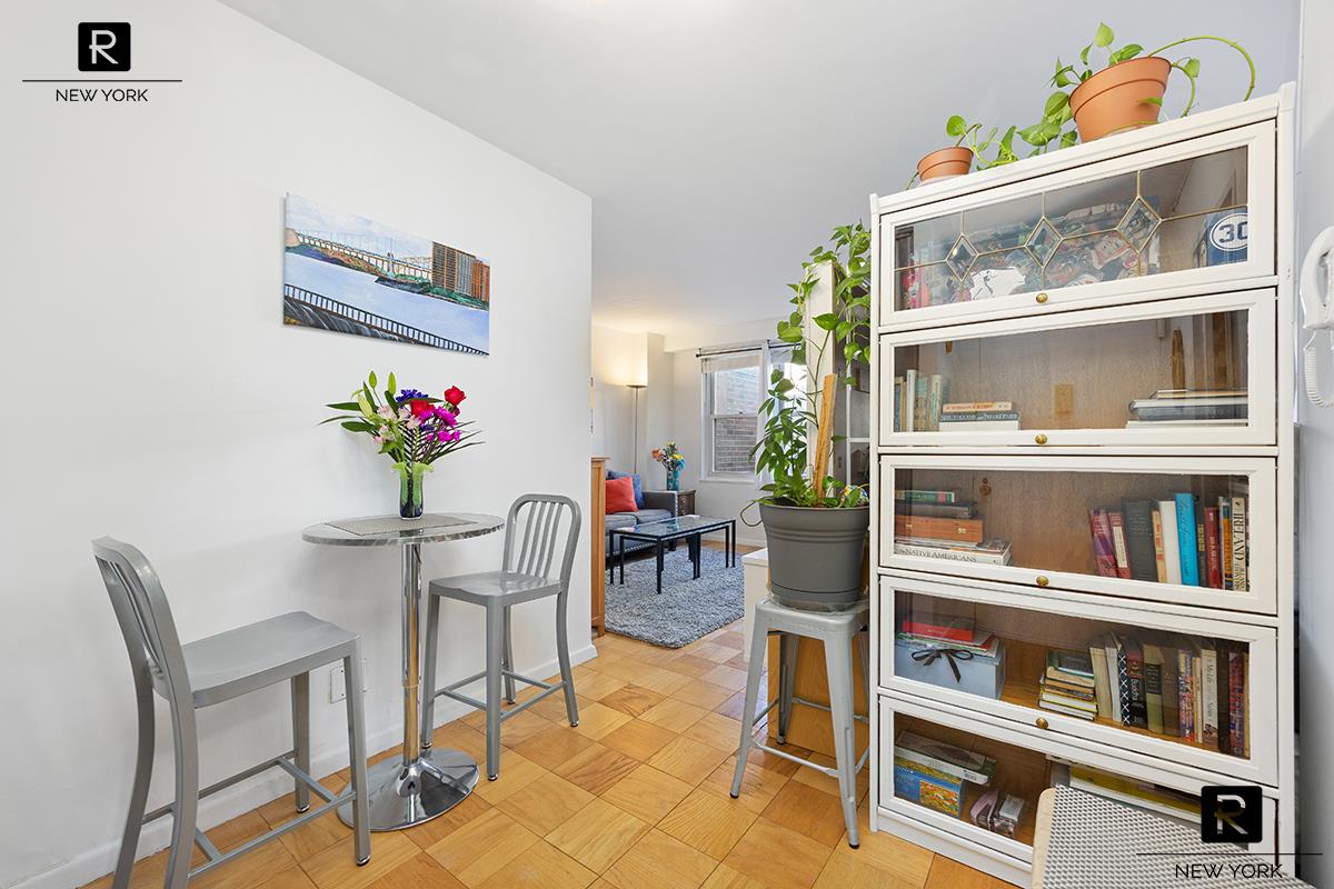 #4 photo, 363 E 76th Street, Upper East Side , NY 10021