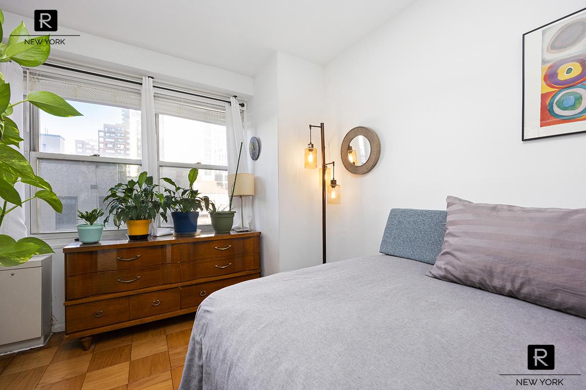 #6 photo, 363 E 76th Street, Upper East Side , NY 10021