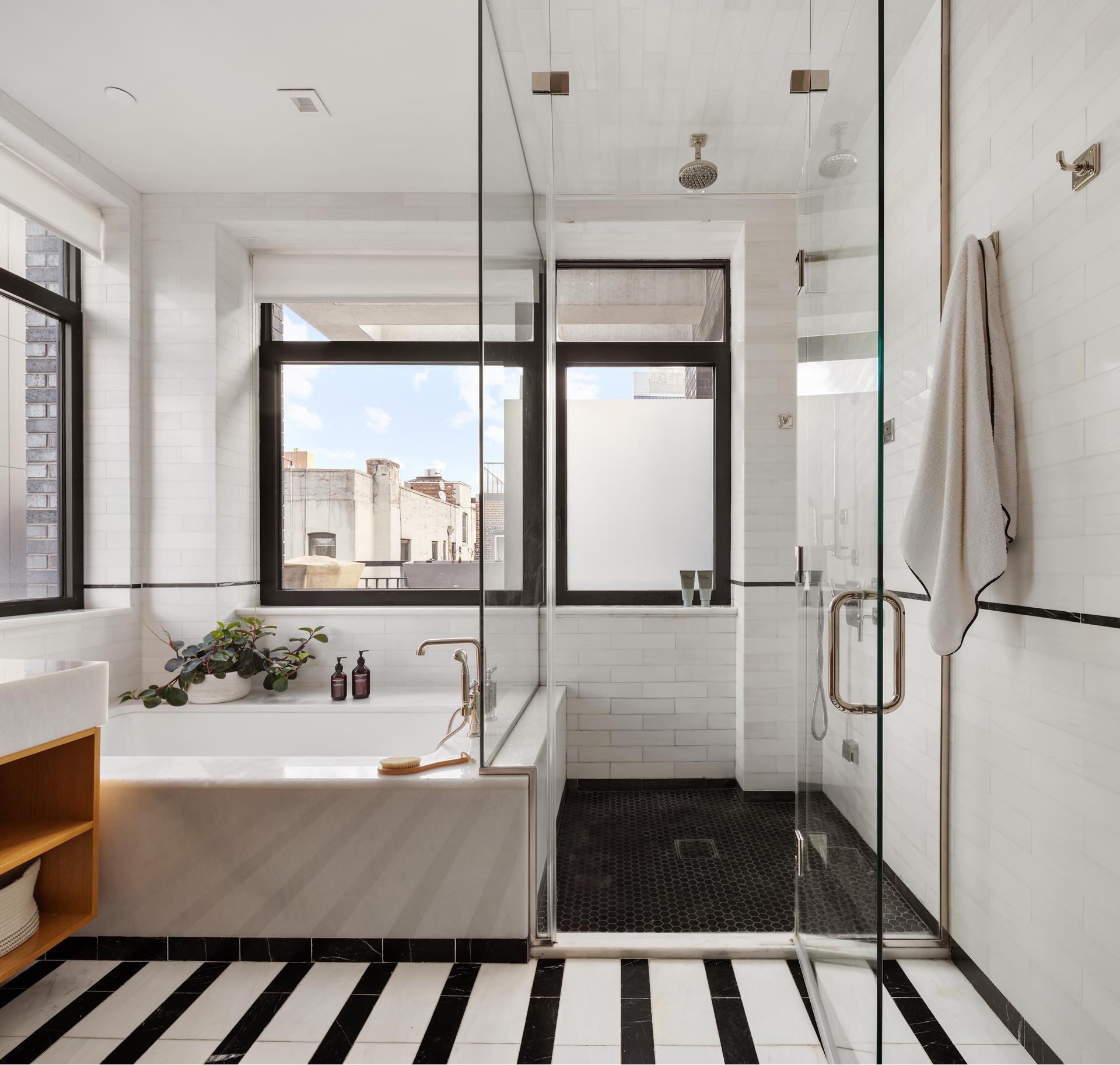 #16 photo, 204 FORSYTH Street, マンハッタン Lower East Side , NY 10002