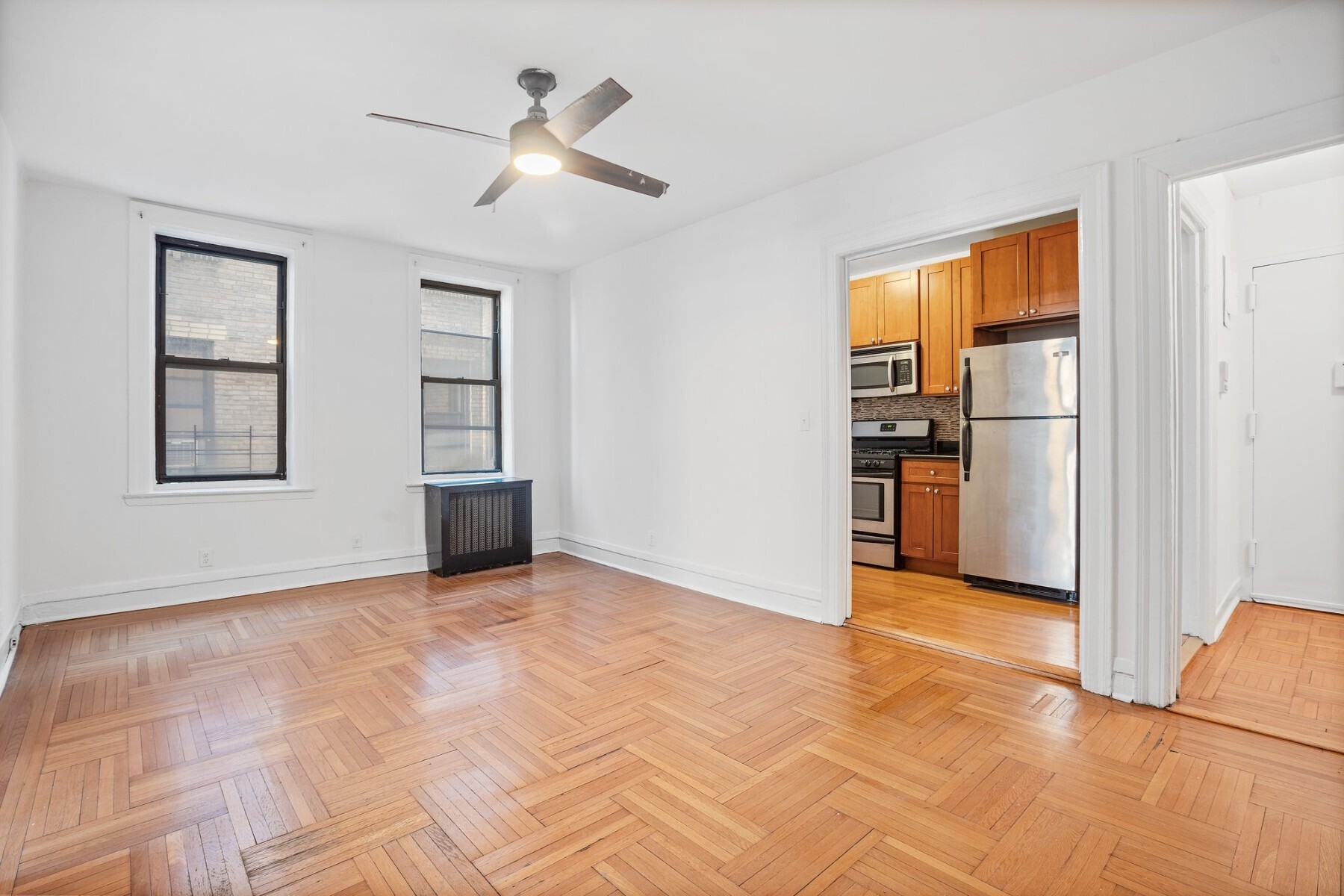 #3 photo, 807 Riverside Drive, マンハッタン Washington Heights , NY 10032