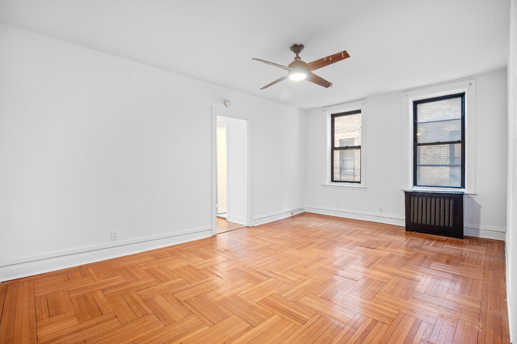 #5 photo, 807 Riverside Drive, マンハッタン Washington Heights , NY 10032