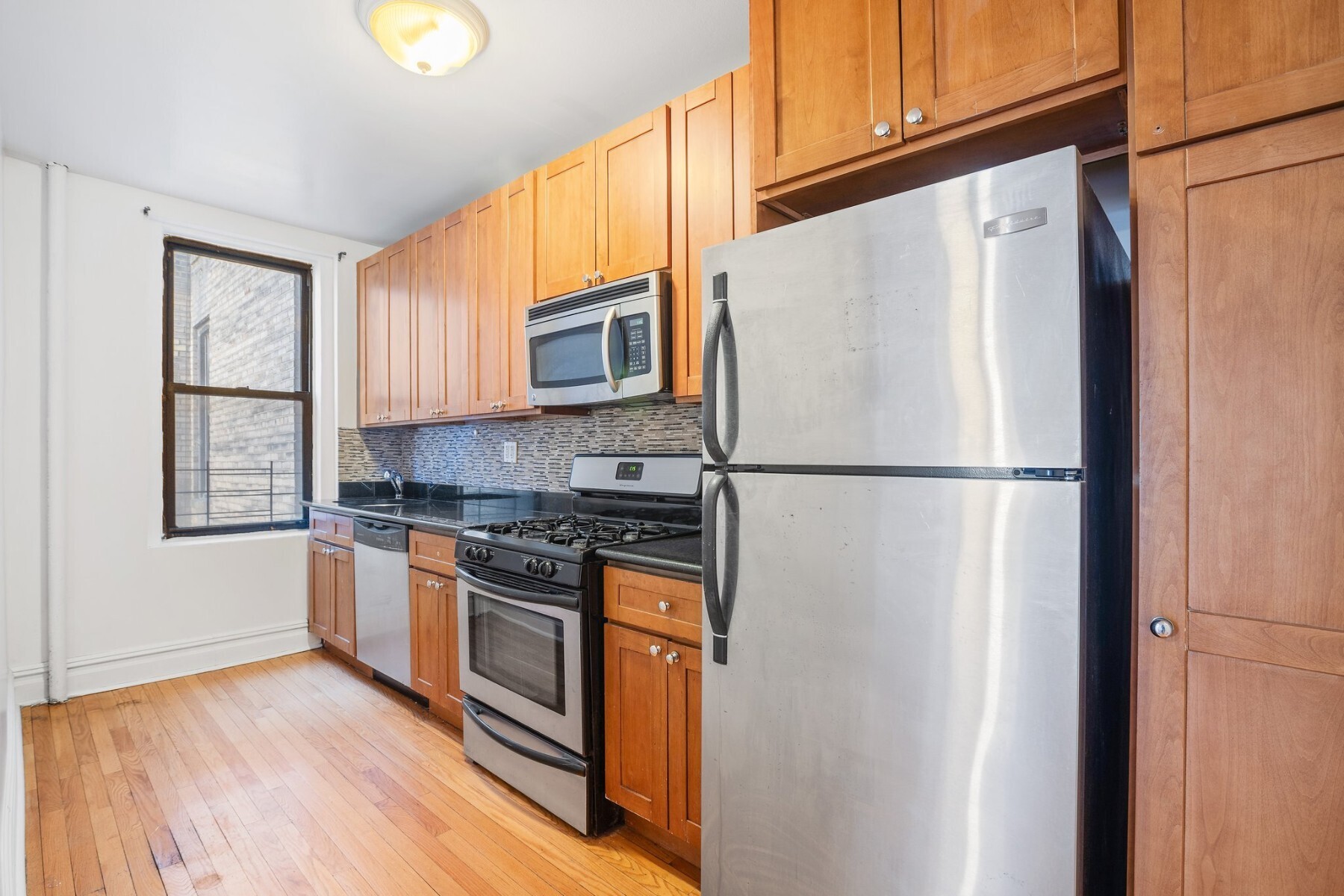 #7 photo, 807 Riverside Drive, マンハッタン Washington Heights , NY 10032