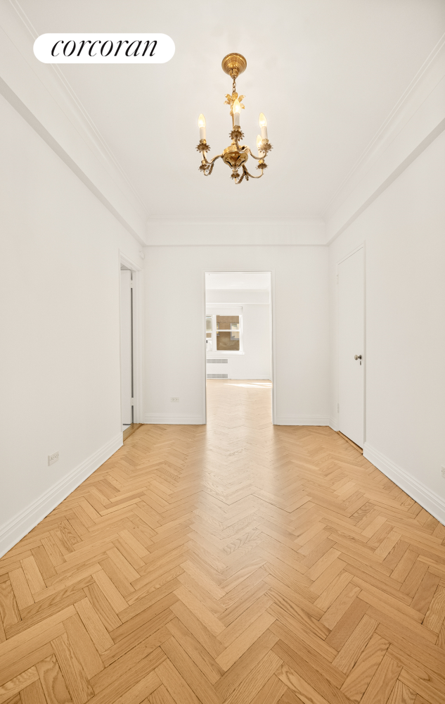 #18 photo, 710 PARK Avenue, Lenox Hill , NY 10021