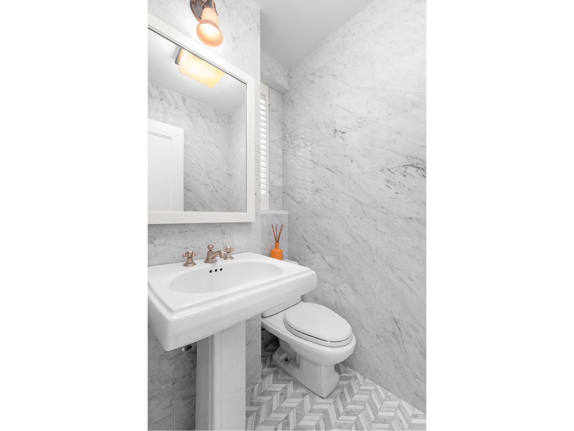 #10 photo, 130 E 75TH Street, マンハッタン Lenox Hill , NY 10021