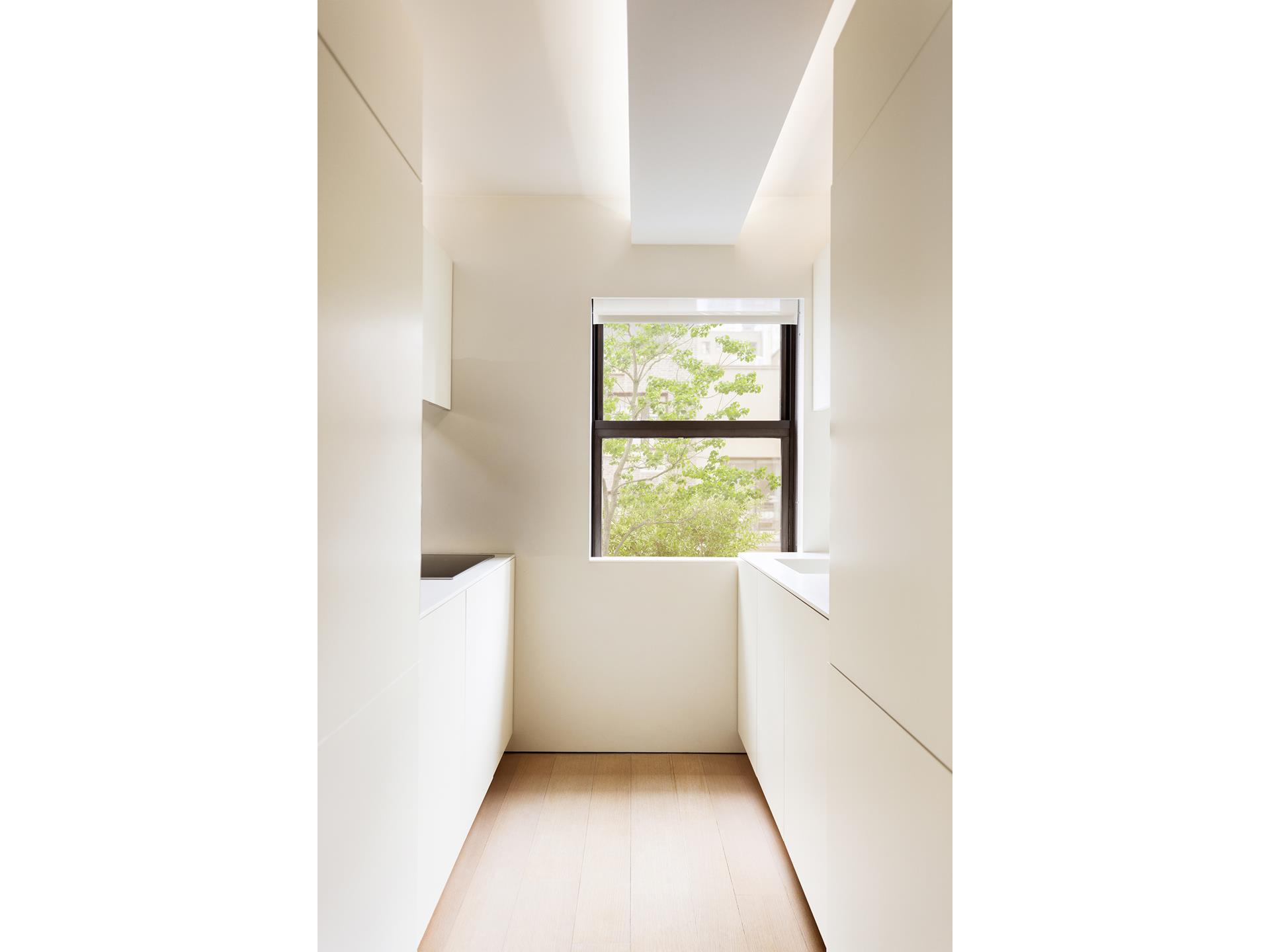 #6 photo, 235 E 49TH Street, マンハッタン Turtle Bay , NY 10017