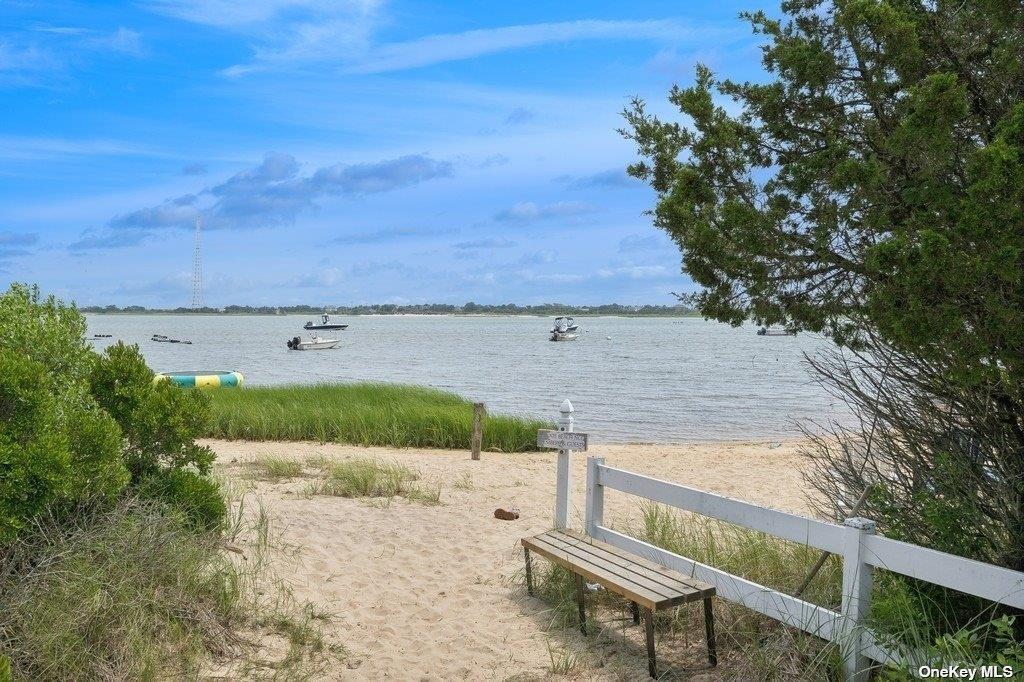 #2 photo, 53 Crassen Boulevard, サフォーク郡 Amagansett , NY 11930