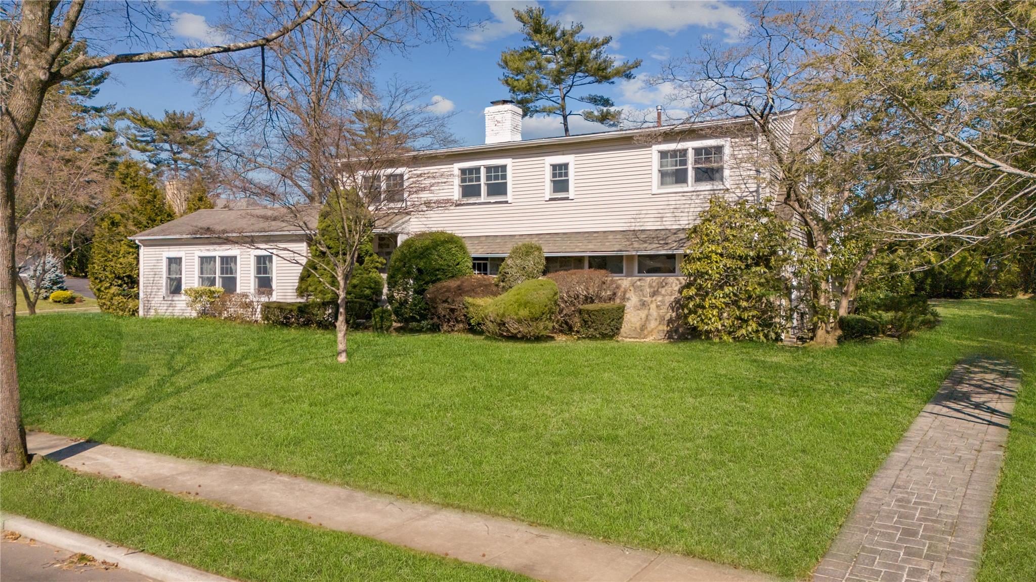 #2 photo, 19 Strawberry Lane, 长岛 罗斯林 Roslyn Heights , NY 11577