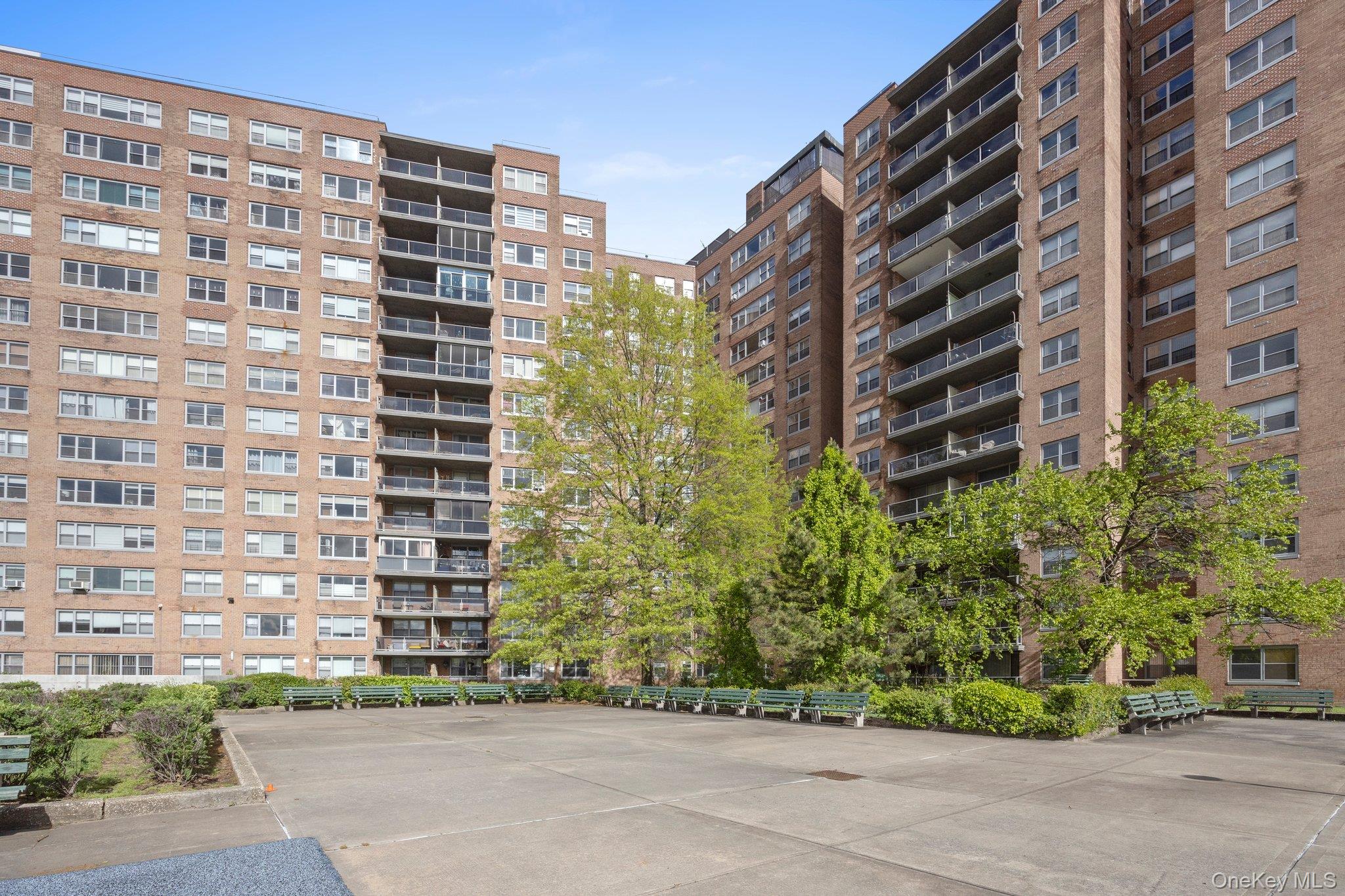 #10 photo, 61-20 Grand Central Parkway, クイーンズ区 Forest Hills , NY 11375