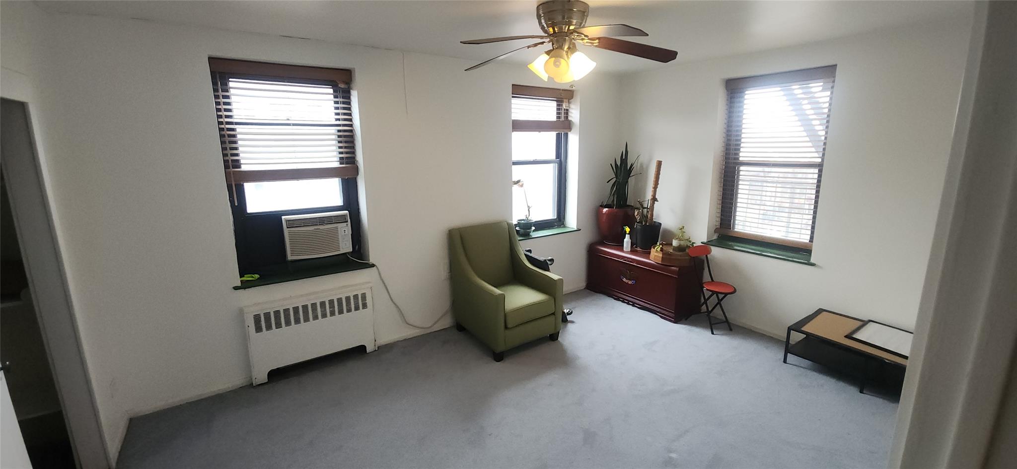 #2 photo, 90-11 Northern Boulevard, كوينز Jackson Heights , NY 11372