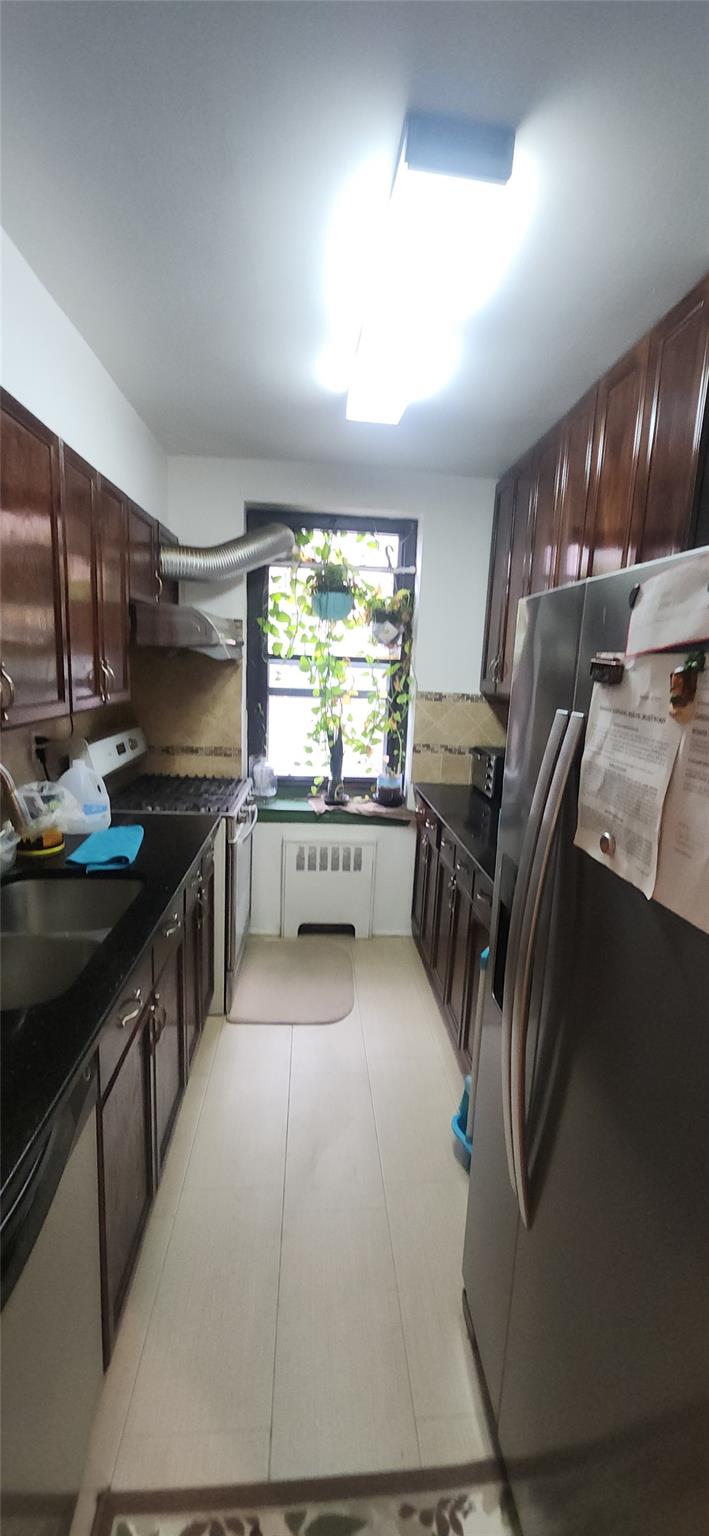 #7 photo, 90-11 Northern Boulevard, كوينز Jackson Heights , NY 11372