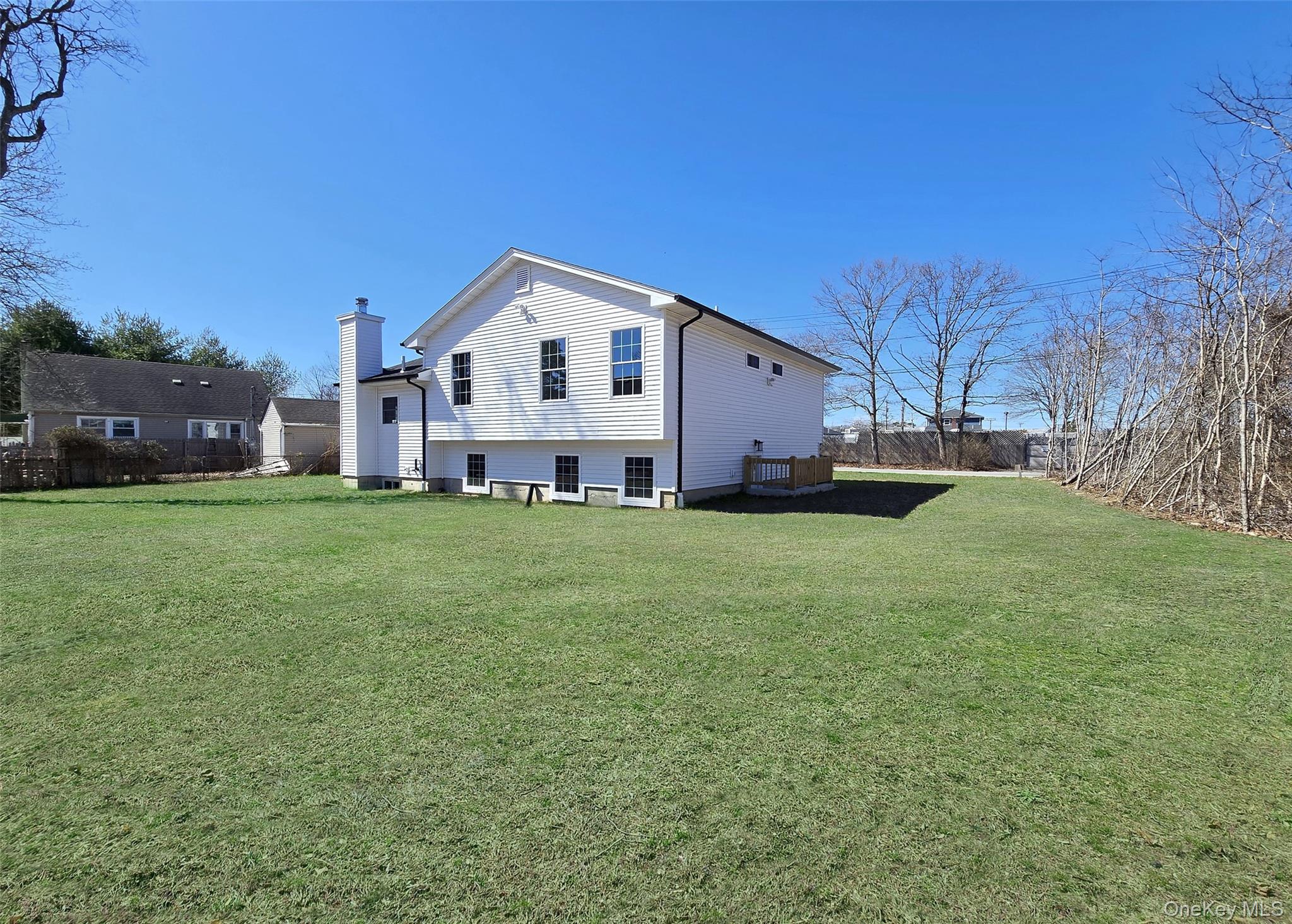 #17 photo, 68 Ostend Circle, Shirley , NY 11967