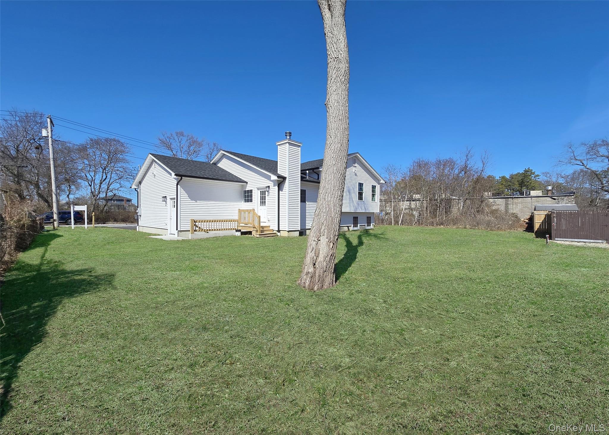 #18 photo, 68 Ostend Circle, Shirley , NY 11967