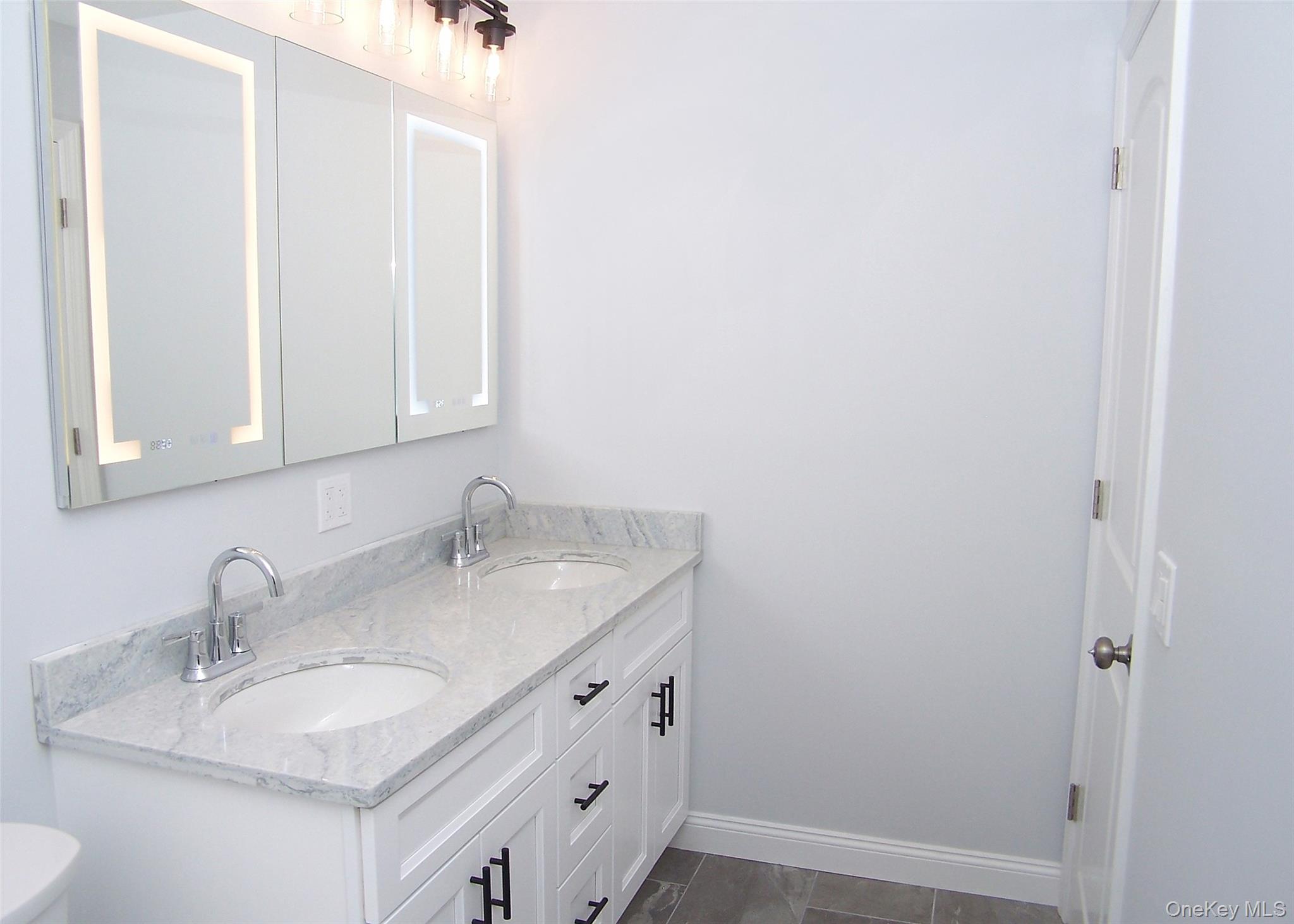 #6 photo, 68 Ostend Circle, Shirley , NY 11967