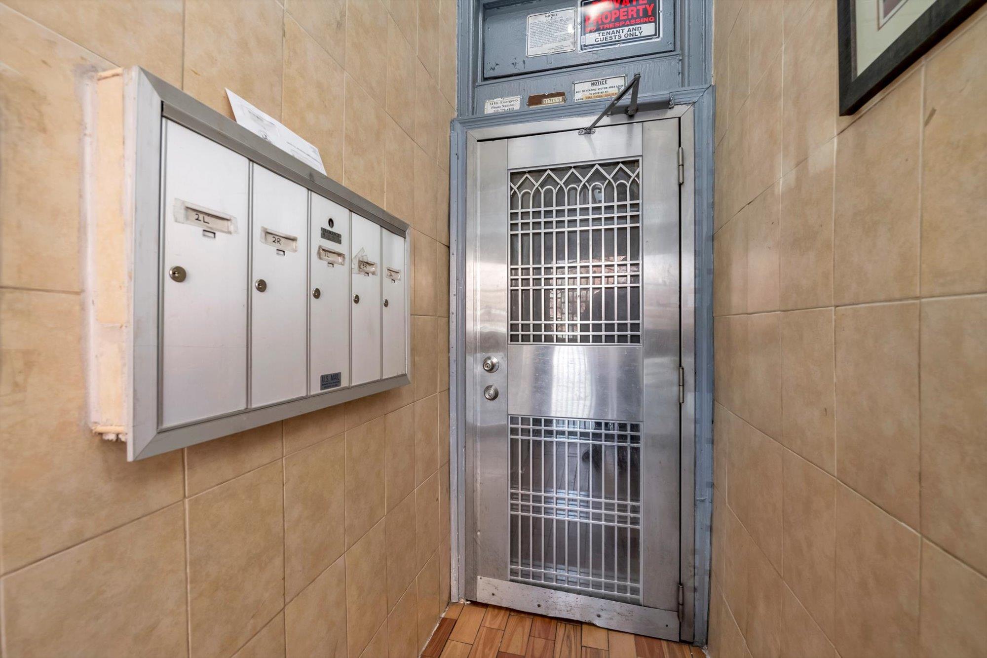 #11 photo, 378 Central Avenue, ブルックリン区 Brooklyn , NY 11221