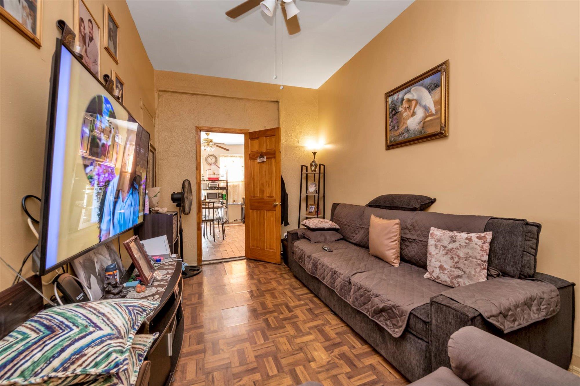 #4 photo, 378 Central Avenue, ブルックリン区 Brooklyn , NY 11221