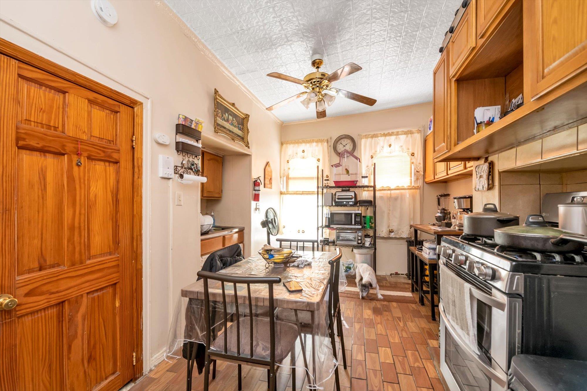 #6 photo, 378 Central Avenue, ブルックリン区 Brooklyn , NY 11221