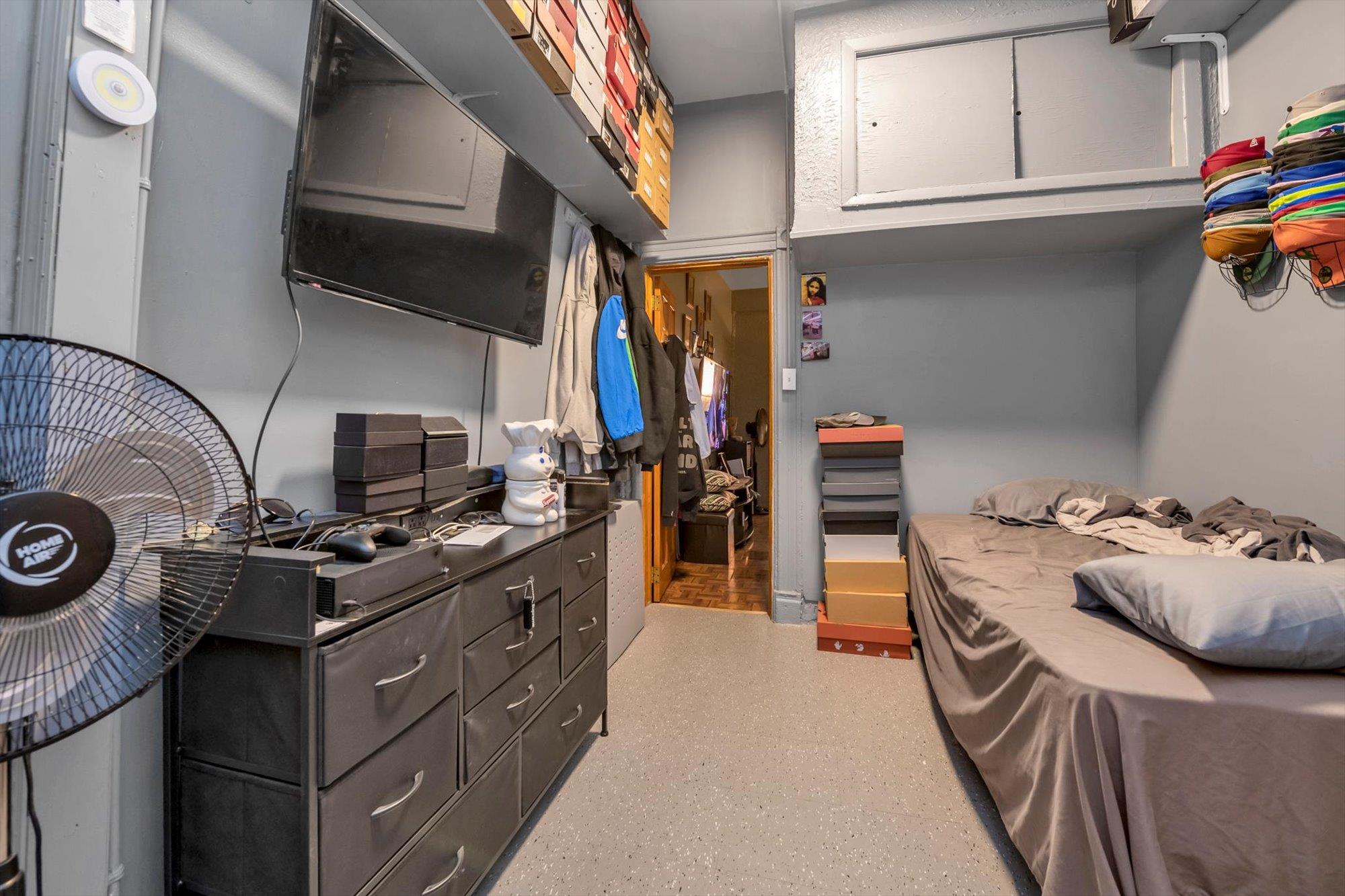 #8 photo, 378 Central Avenue, ブルックリン区 Brooklyn , NY 11221