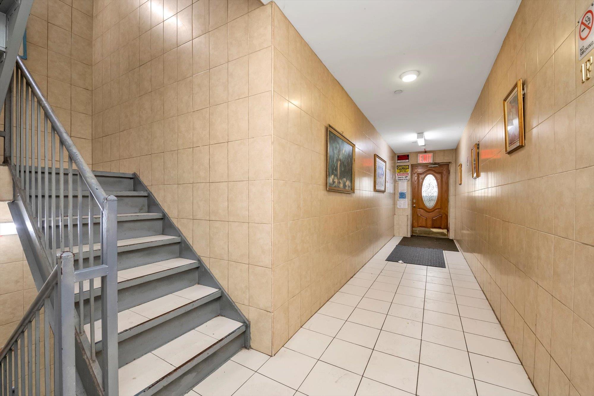 #2 photo, 100-18 40TH Road, クイーンズ区 Corona , NY 11368