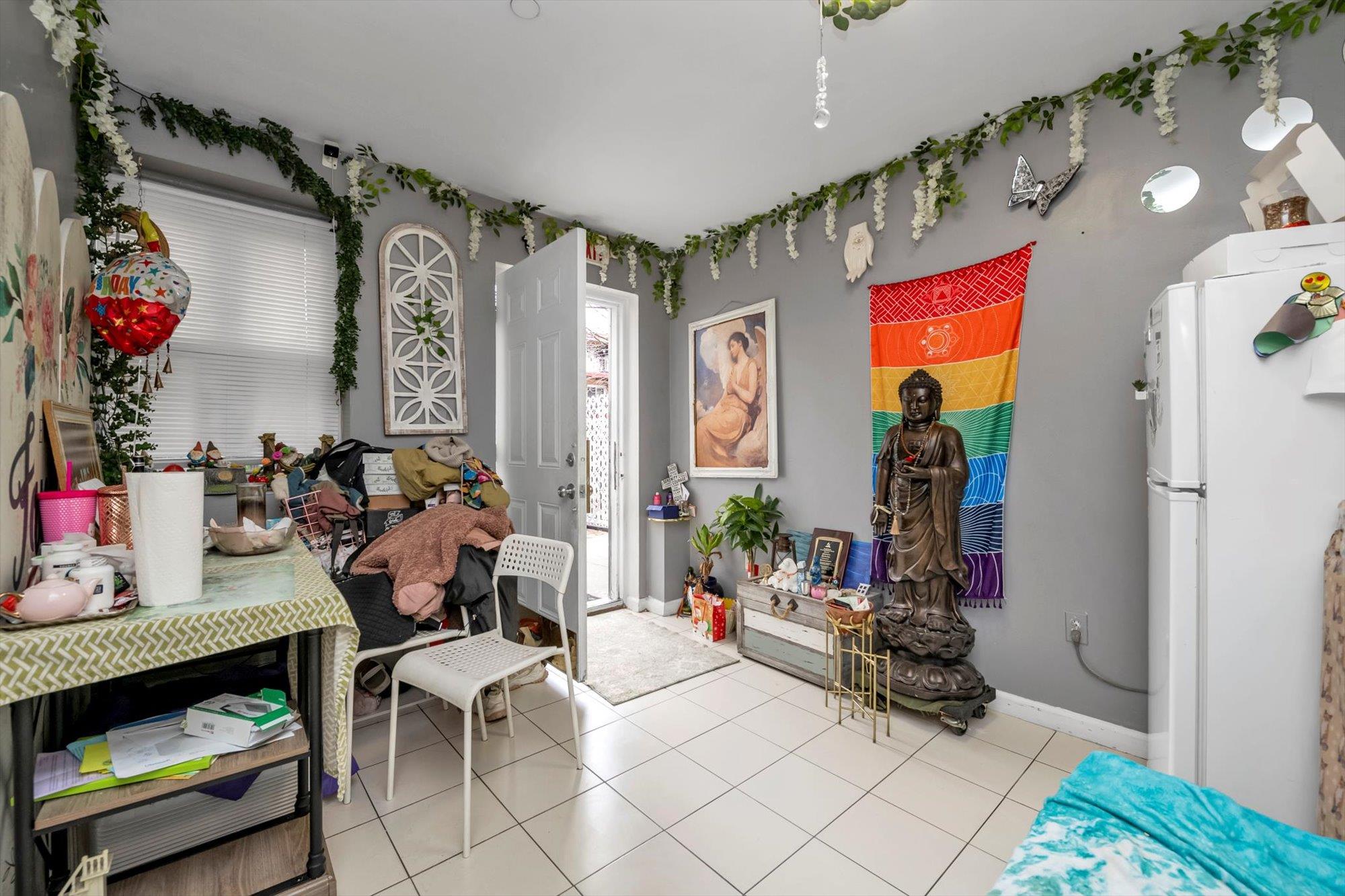 #3 photo, 100-18 40TH Road, クイーンズ区 Corona , NY 11368