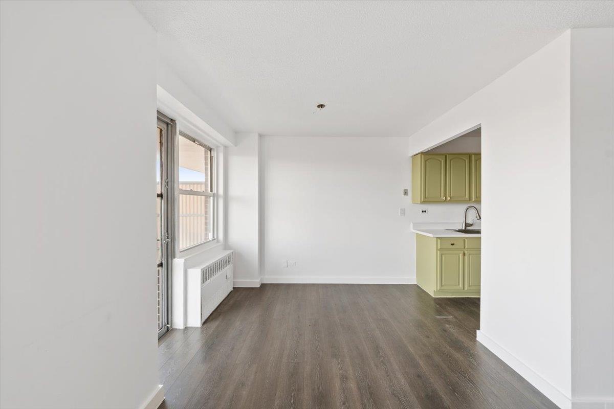 #10 photo, 2550 Olinville Avenue, ブロンクス区 Bronx , NY 10467