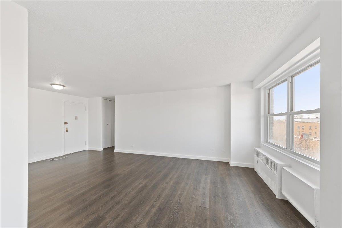 #13 photo, 2550 Olinville Avenue, ブロンクス区 Bronx , NY 10467