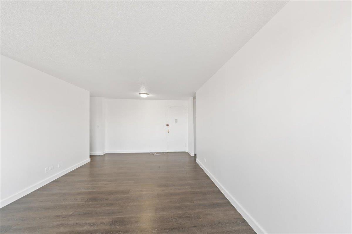 #15 photo, 2550 Olinville Avenue, ブロンクス区 Bronx , NY 10467