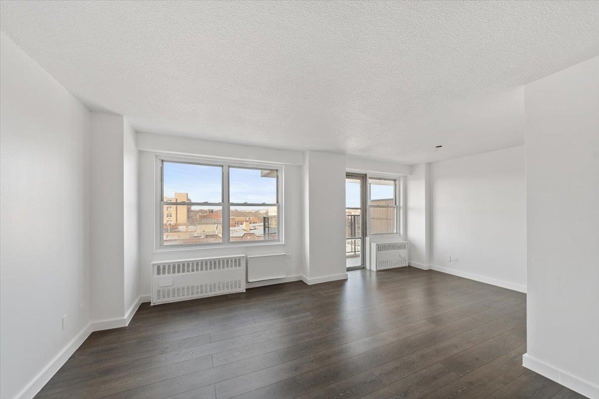 #9 photo, 2550 Olinville Avenue, ブロンクス区 Bronx , NY 10467