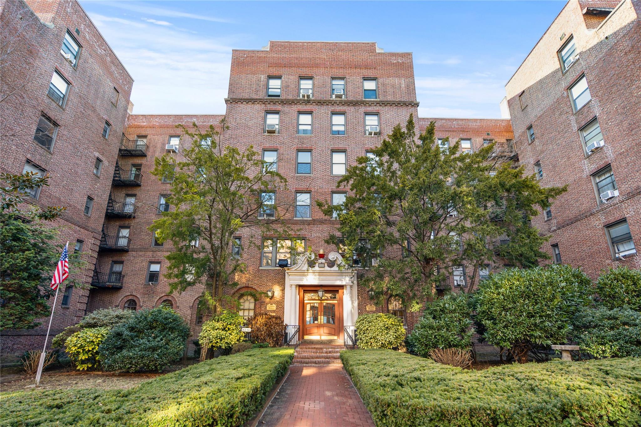 #15 photo, 83-80 118th Street, クイーンズ区 Kew Gardens , NY 11415