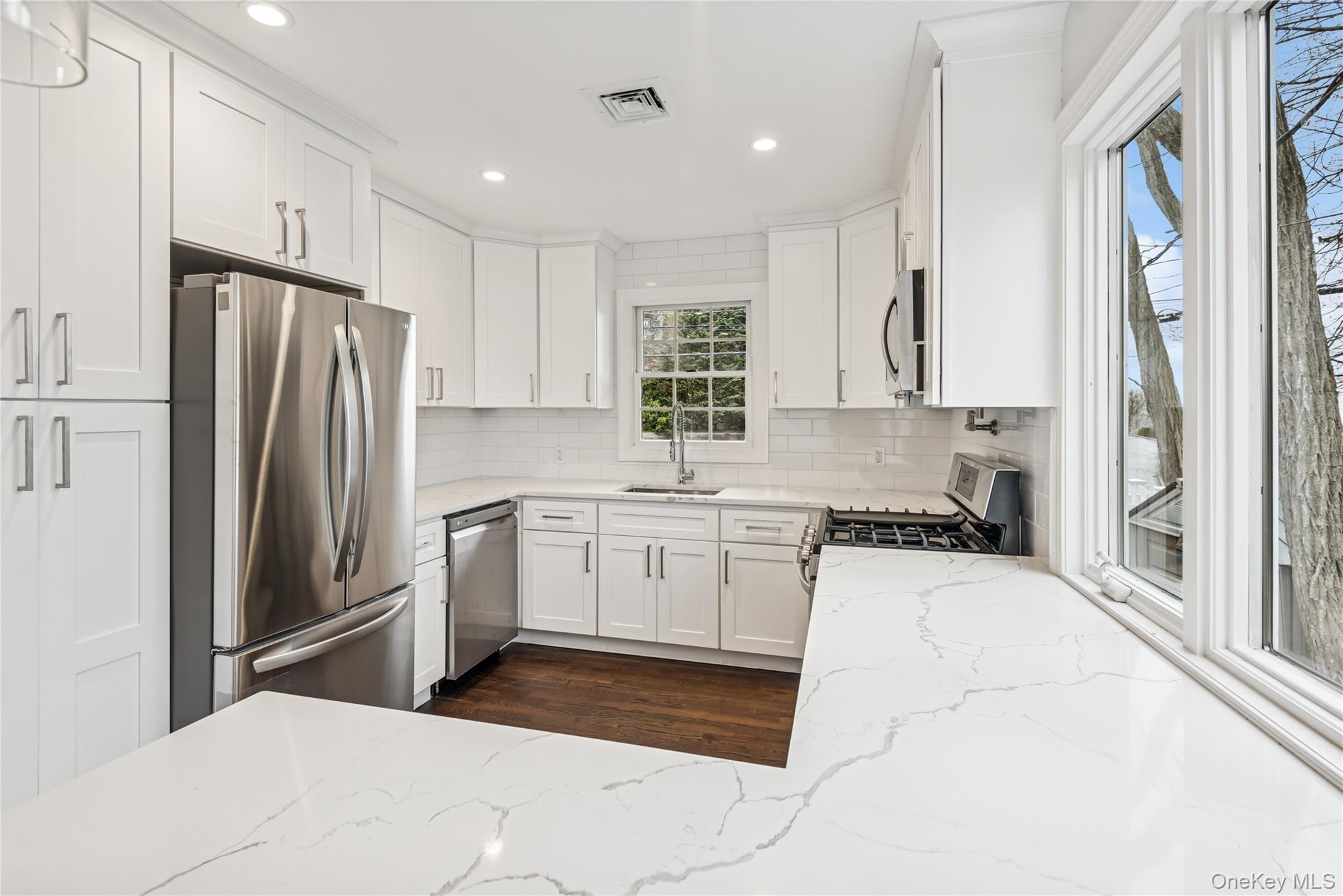 #12 photo, 315 McKinley Terrace, サフォーク郡 Centerport , NY 11721