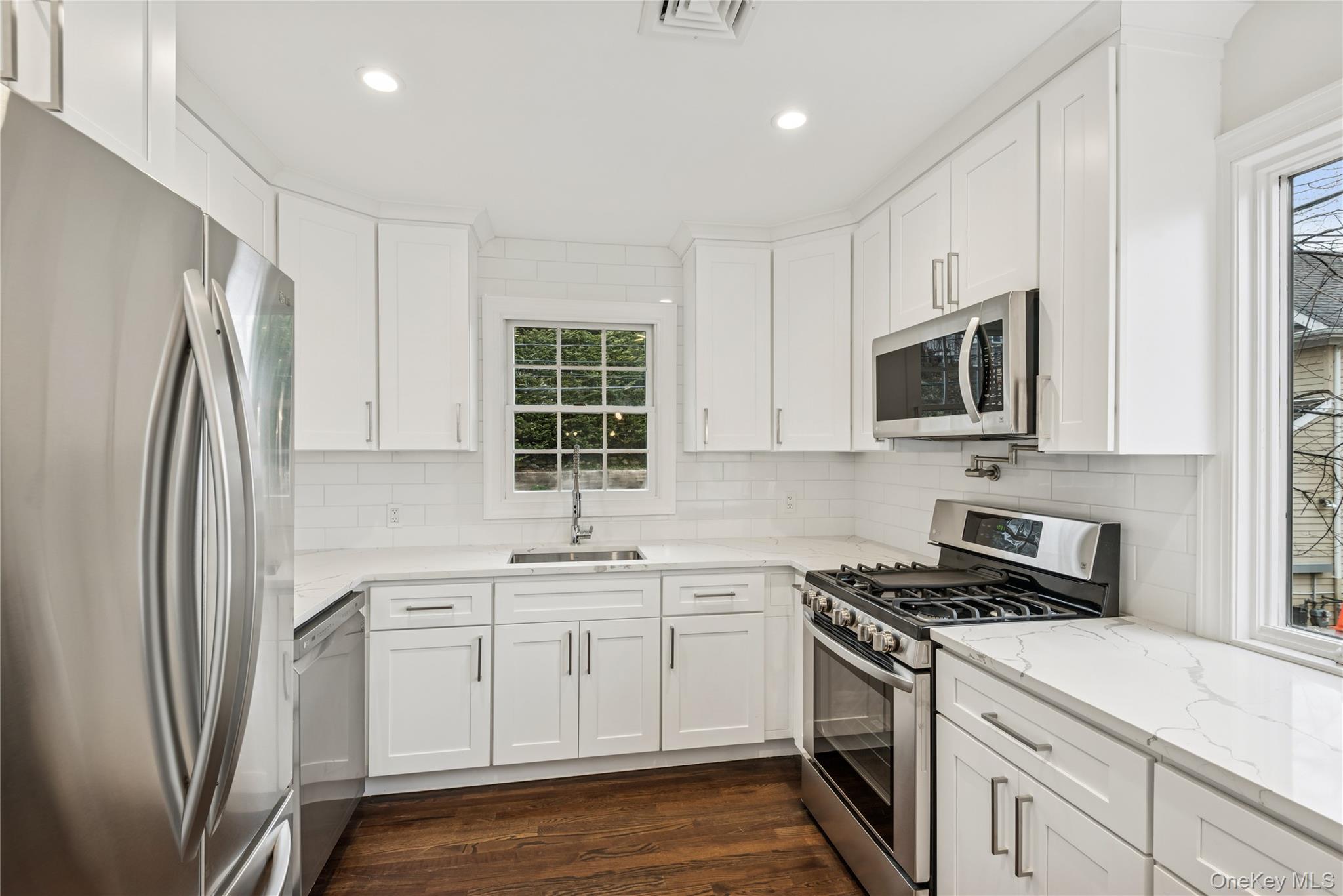 #8 photo, 315 McKinley Terrace, サフォーク郡 Centerport , NY 11721