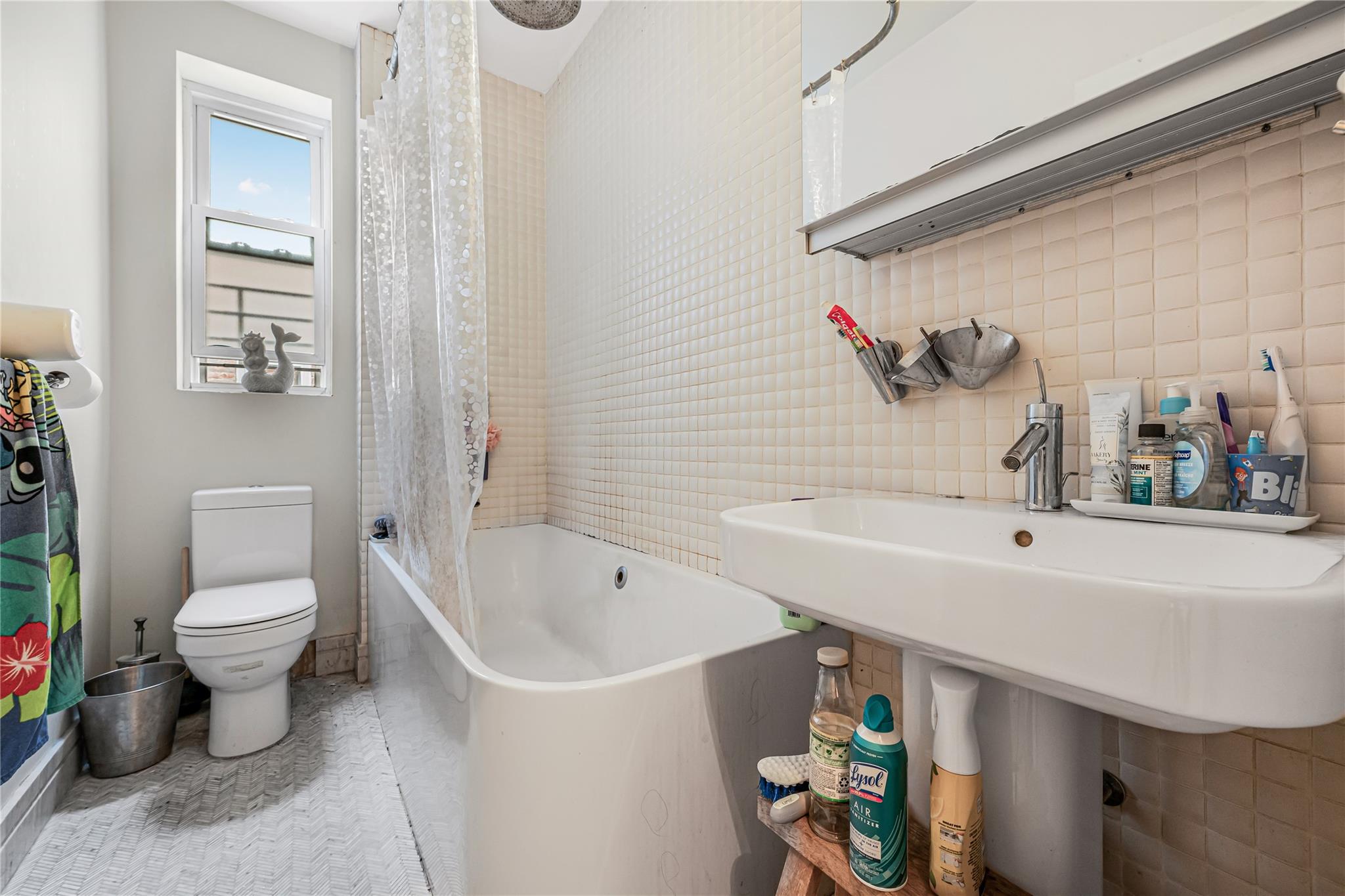 #15 photo, 3447 82nd, クイーンズ区 Jackson Heights , NY 11372