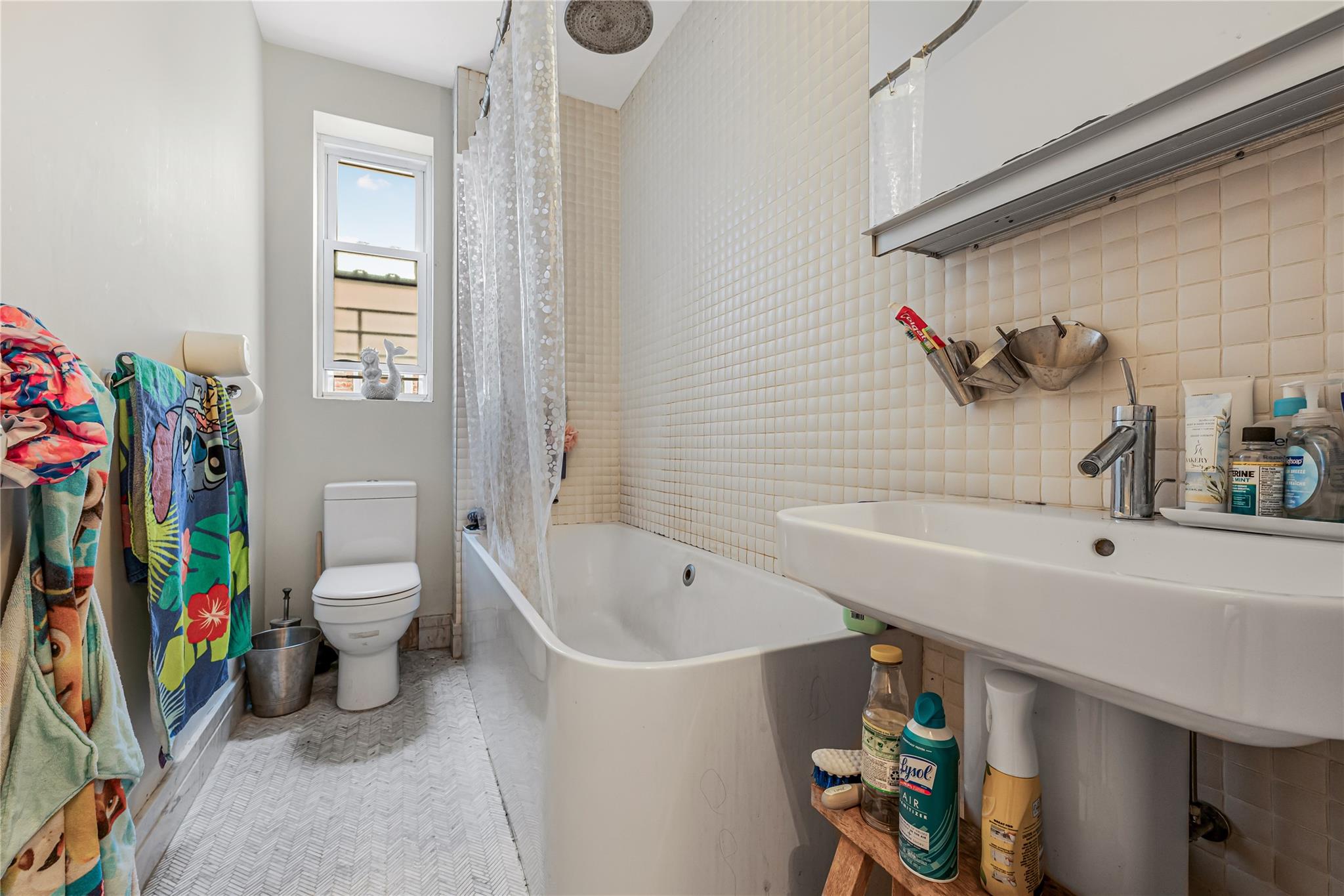 #16 photo, 3447 82nd, クイーンズ区 Jackson Heights , NY 11372